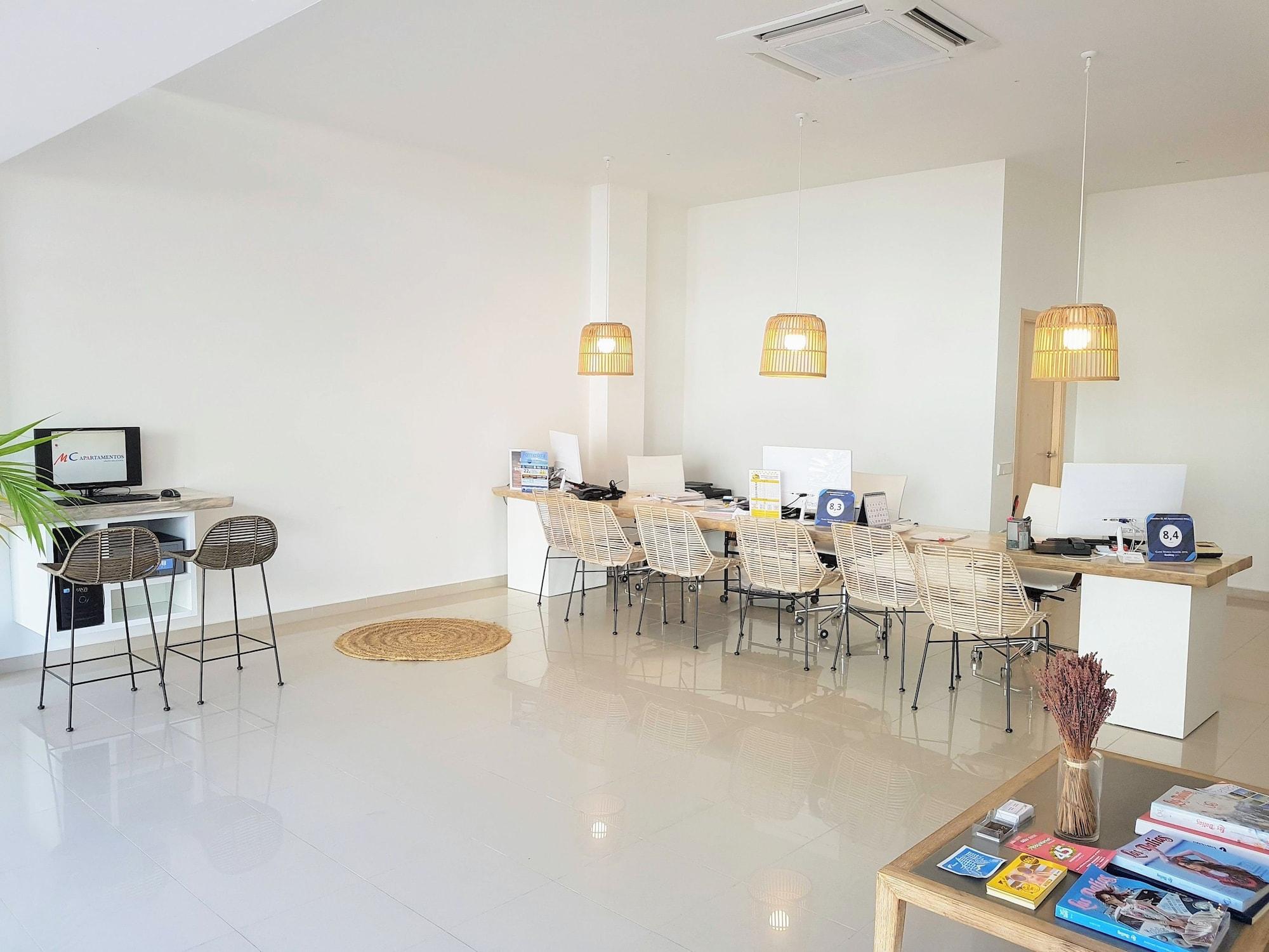Vista Lobby Apartamentos Avenida - MC Apartamentos Ibiza