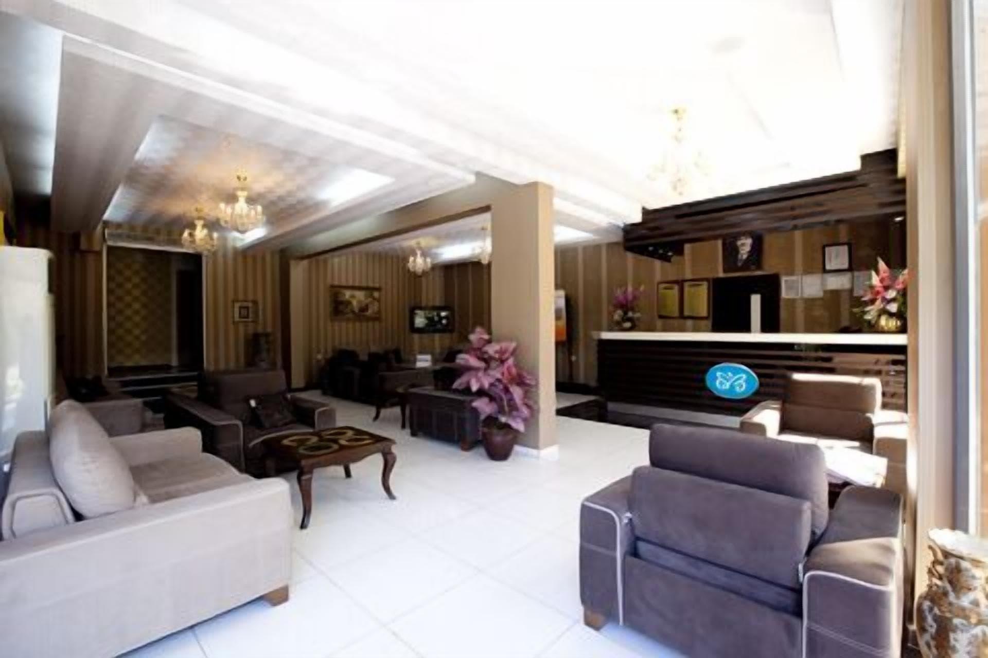 Vista Lobby Aleria Belport Beach Hotel