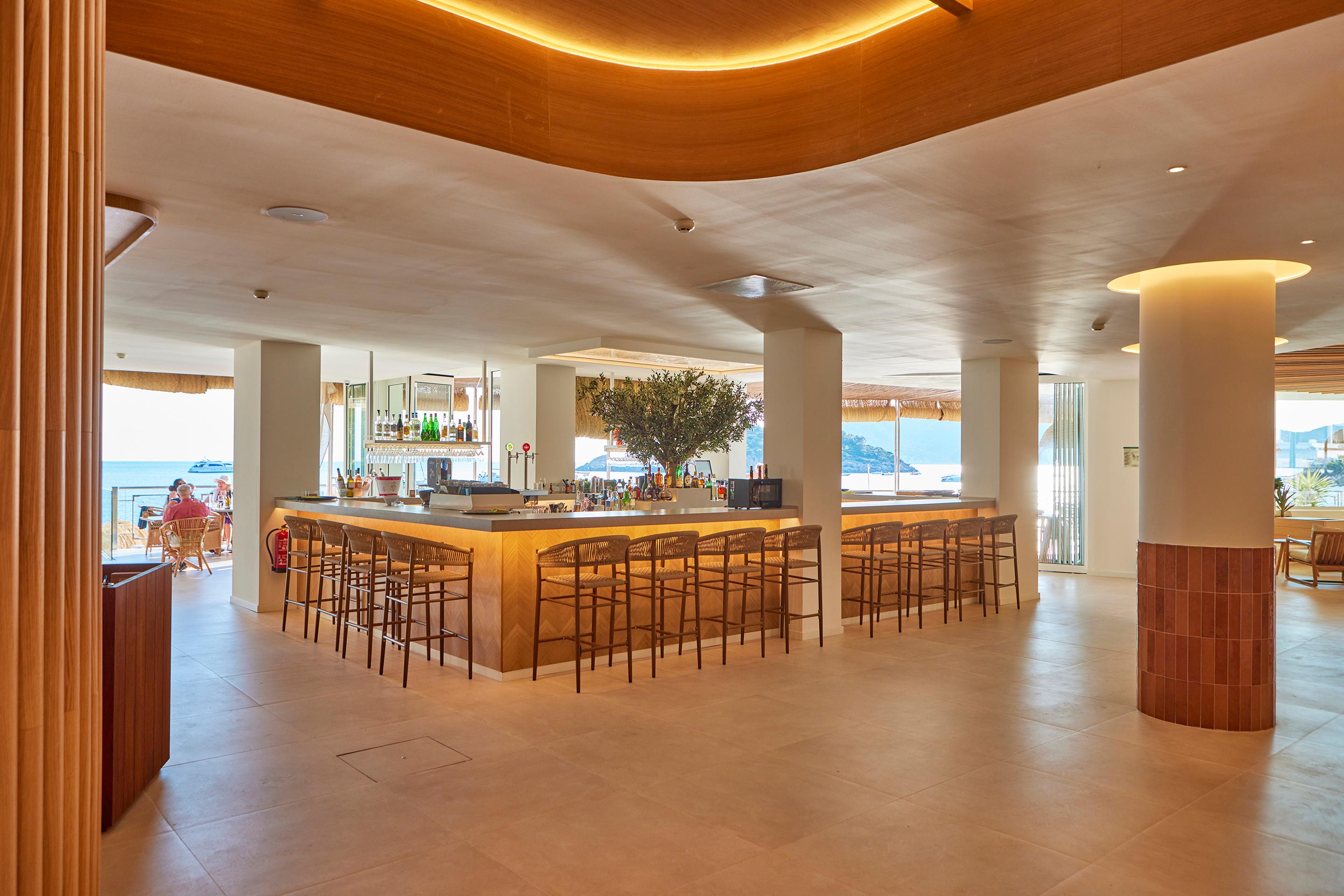 Bar/Salón Universal Hotel Aquamarin