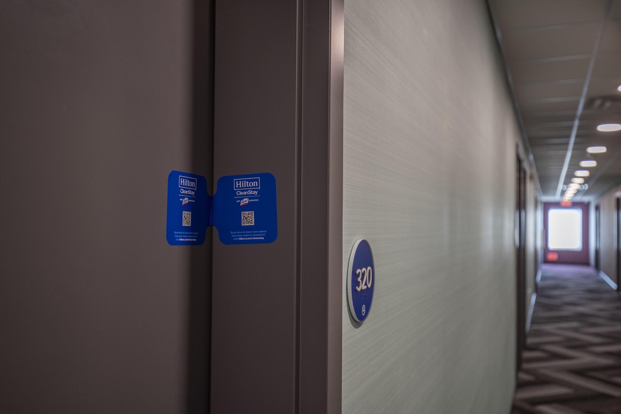 Varios TRU By Hilton Allen Dallas