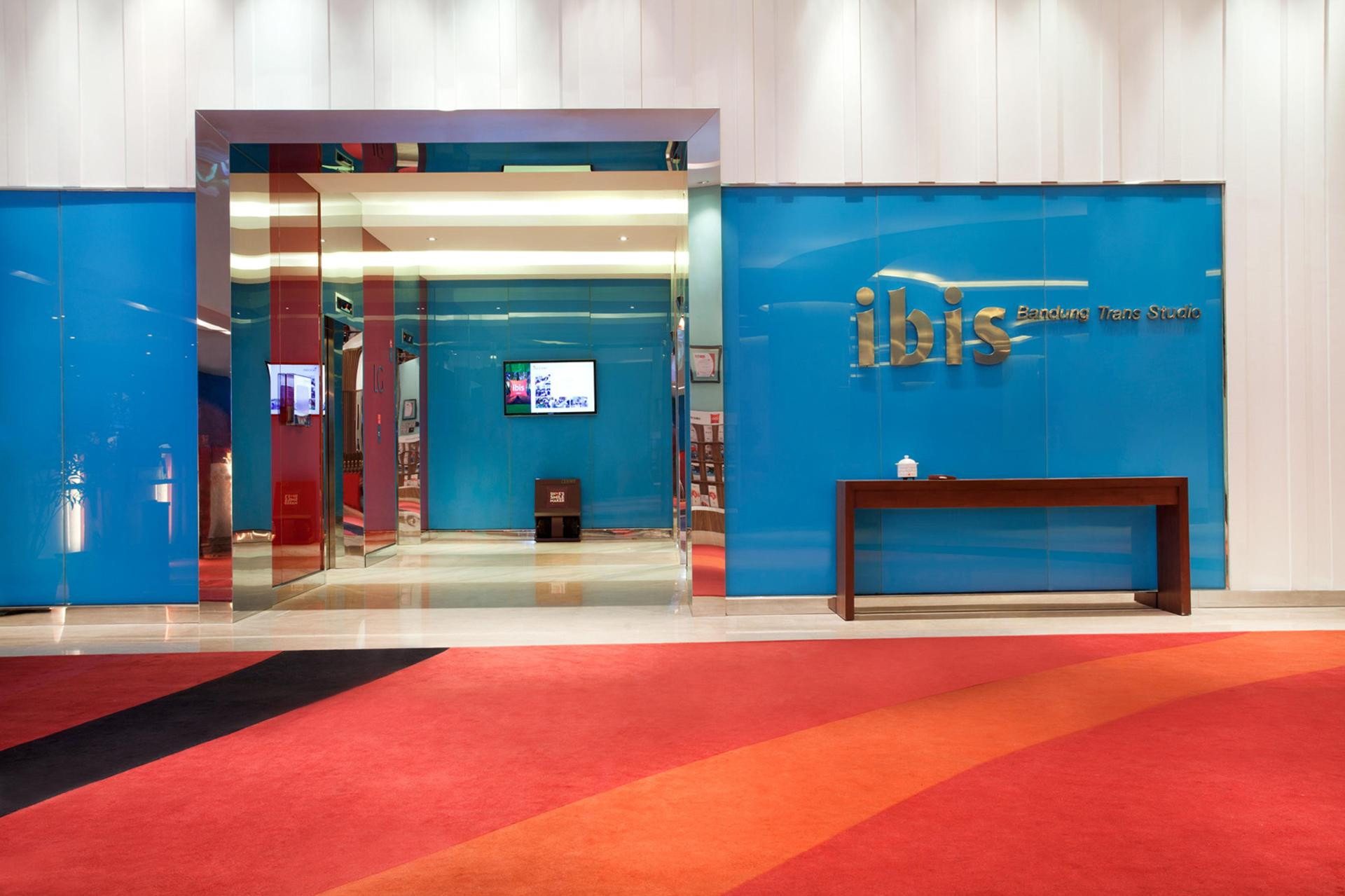 Vista Lobby ibis Bandung Trans Studio