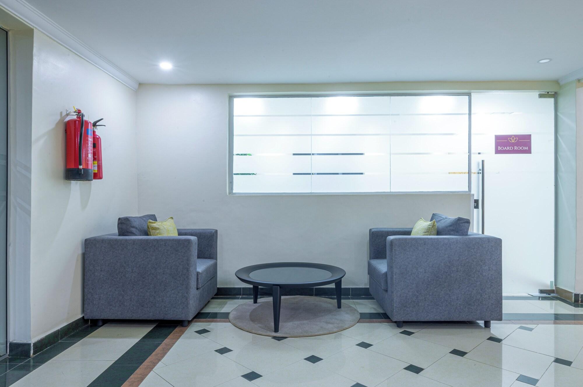 Sala de Reuniones Roma Courts Serviced Apartments