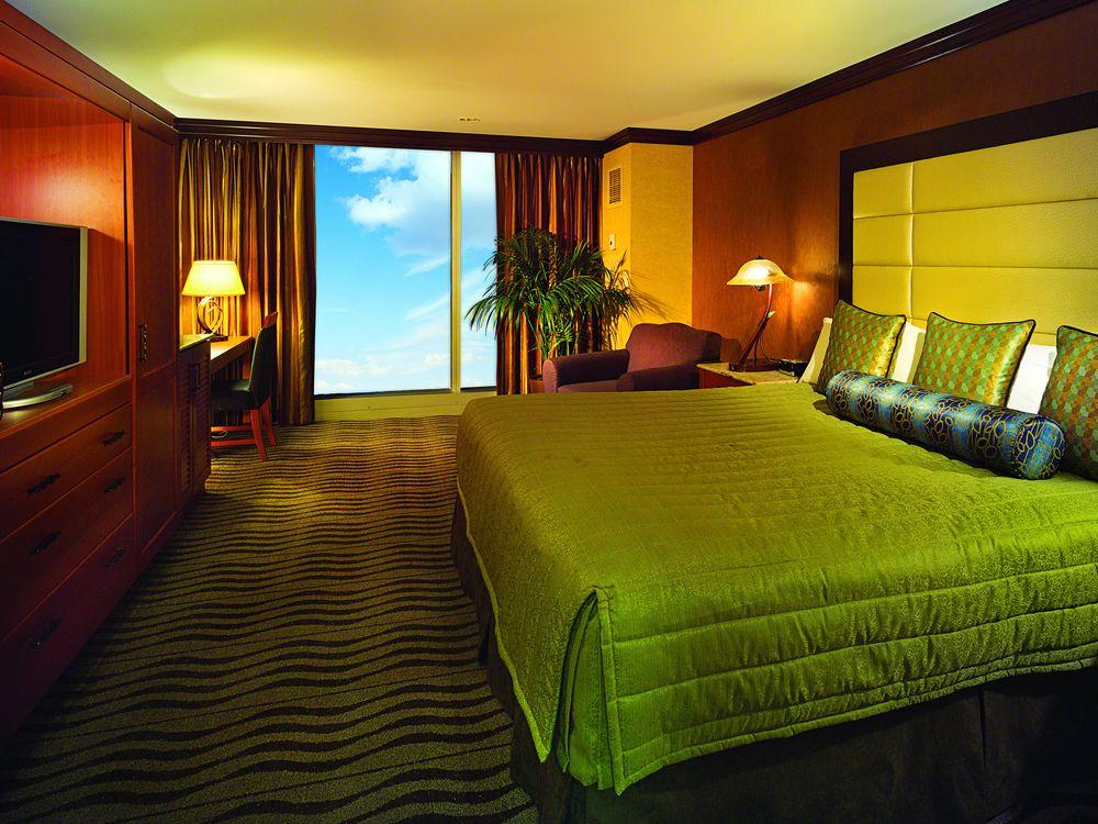 Guest room Seneca Niagara Resort & Casino