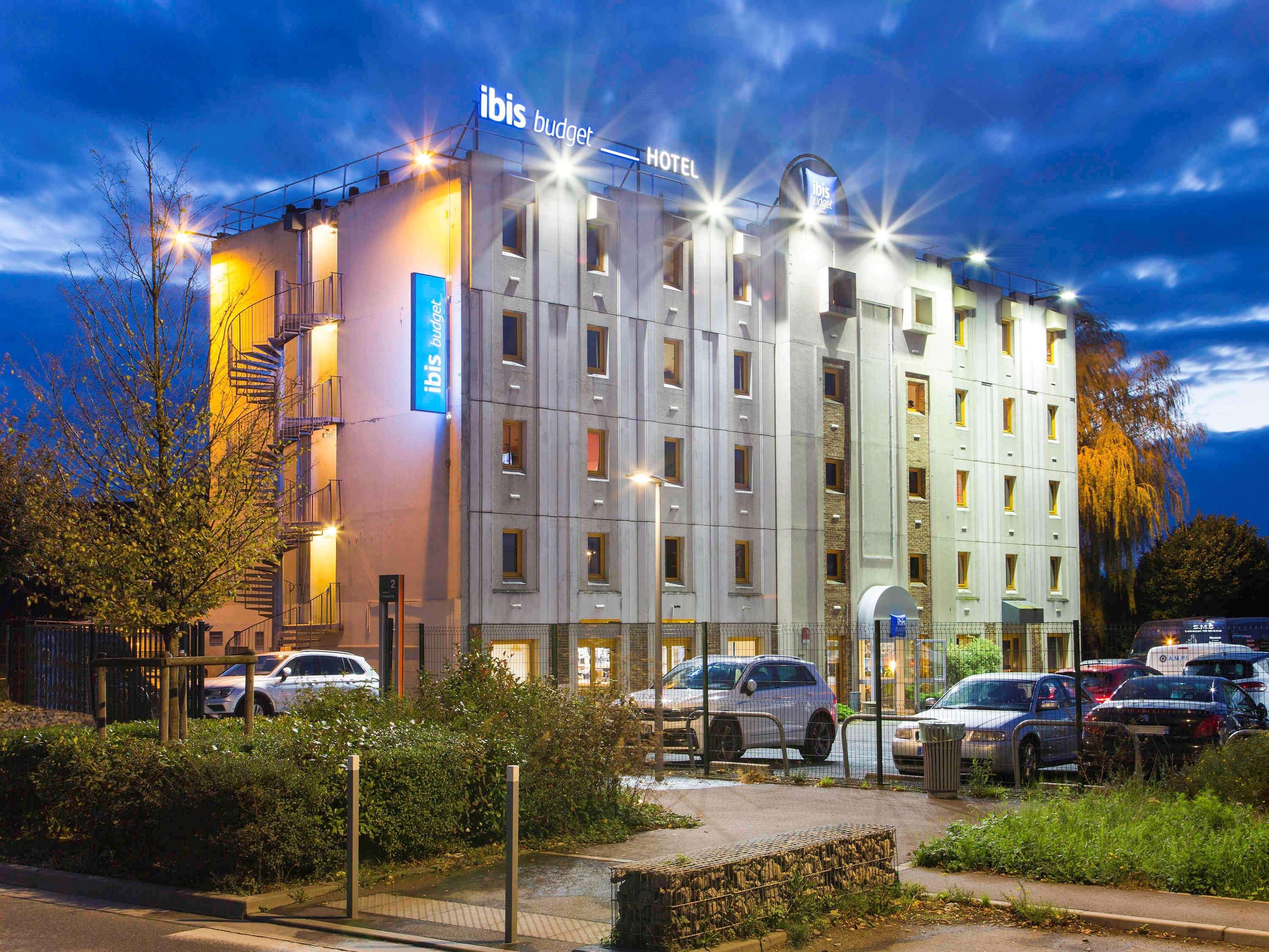 Vista Exterior ibis budget Chilly Mazarin Les Champarts
