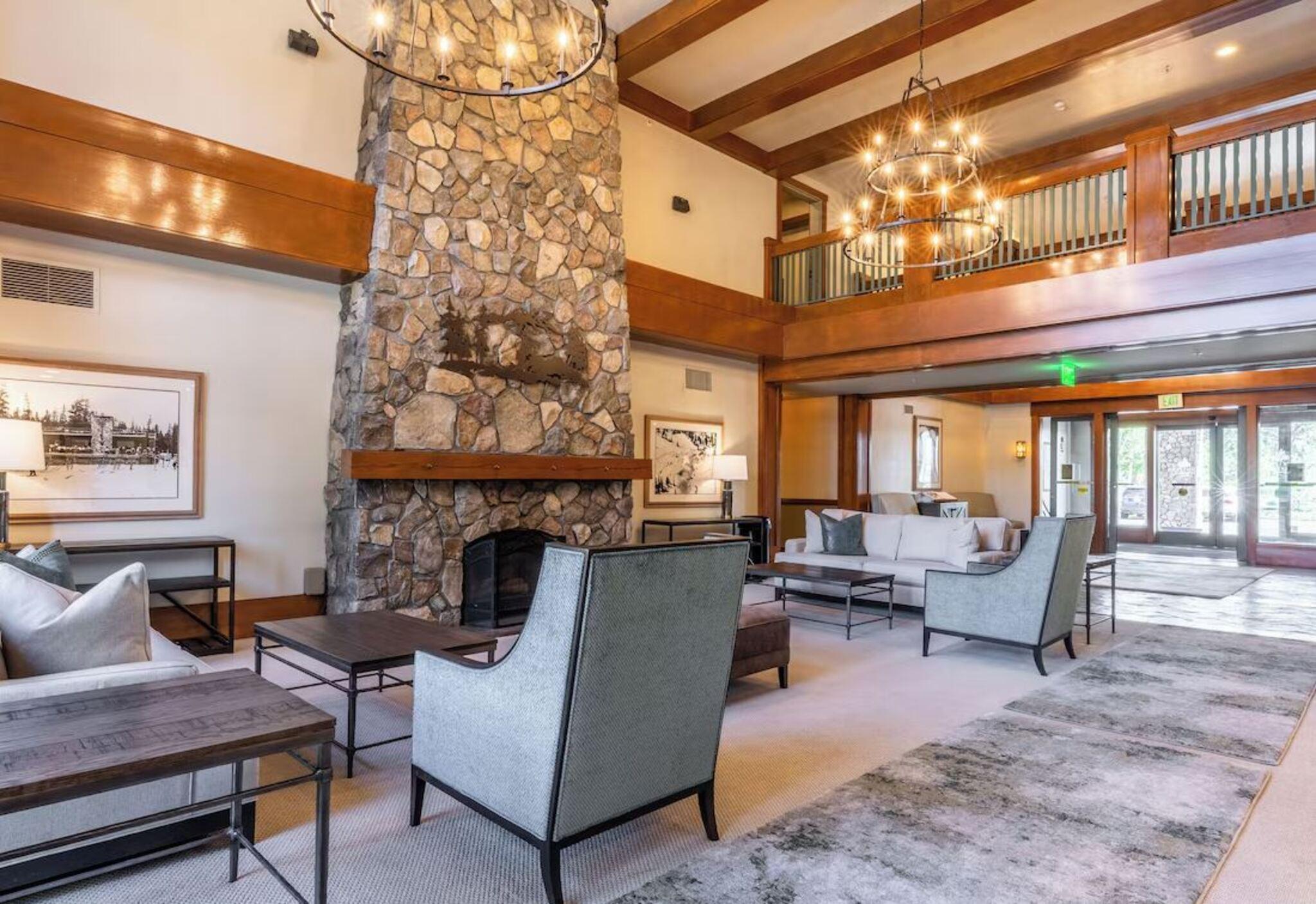 Vista Lobby Juniper Springs Resort