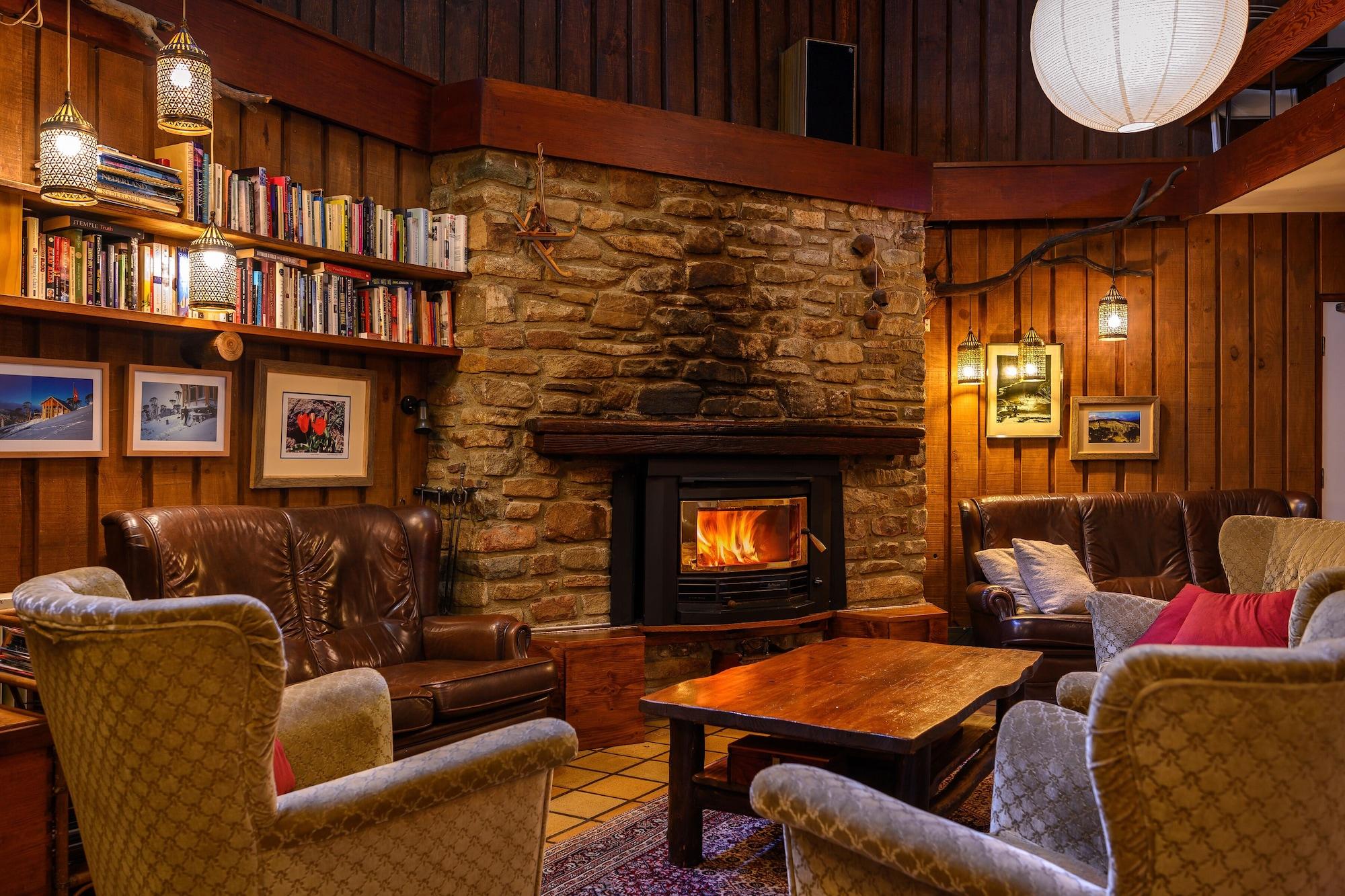 Bar/Salón Kasees Apartments & Mountain Lodge