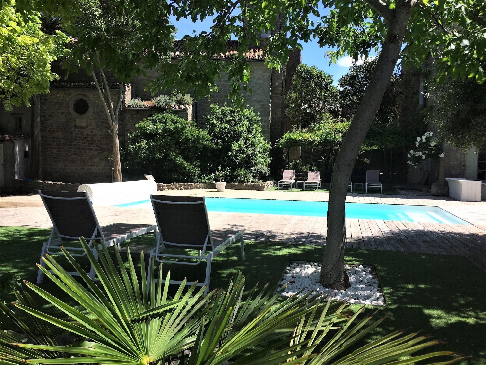 Vista Exterior Le Prieure Saint Louis