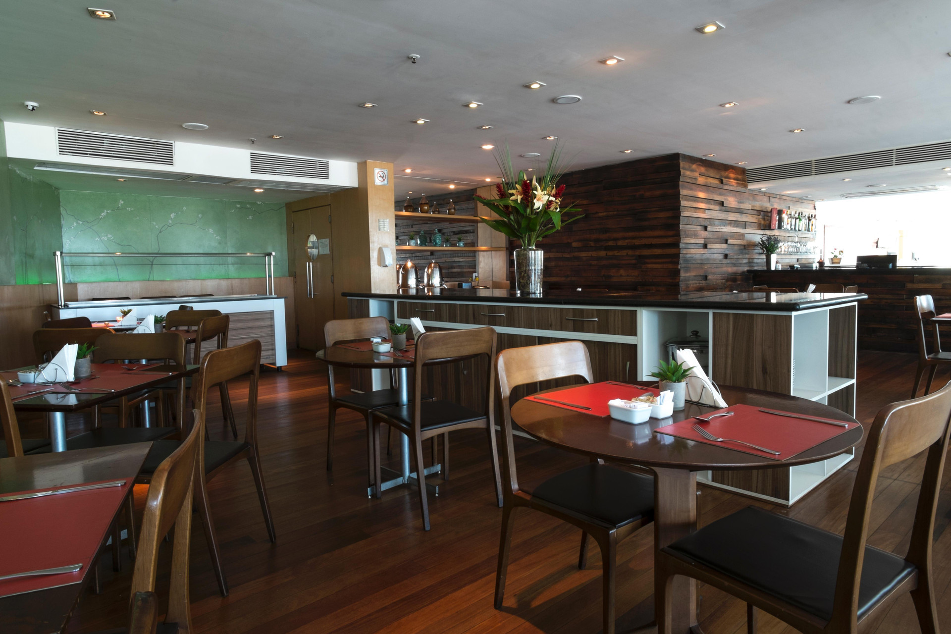 Restaurant Golden Tulip Macaé
