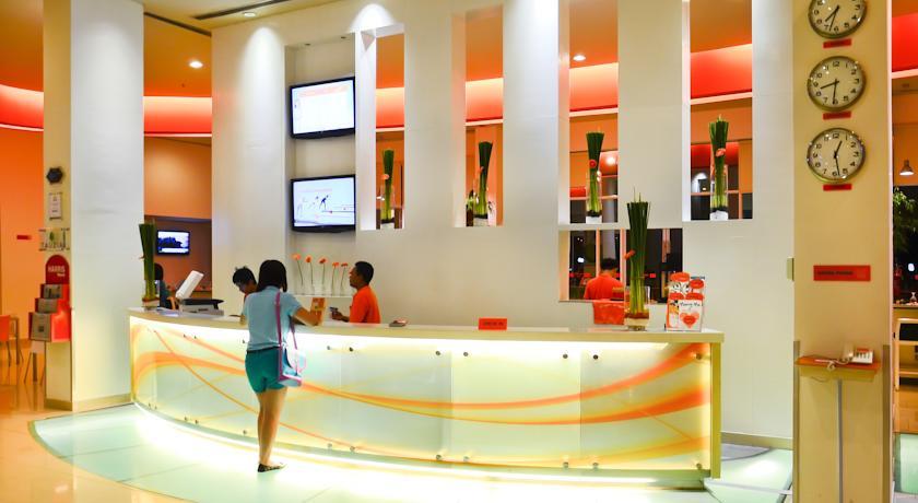 Vista Lobby HARRIS Hotel Batam Center - Batam