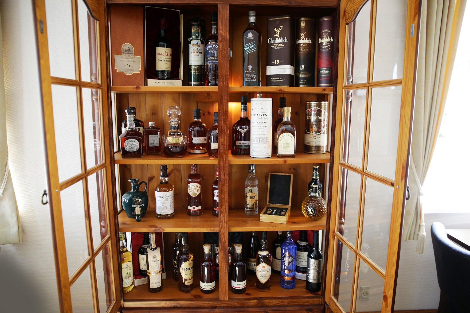 Bar/Salón Højmølle Kro