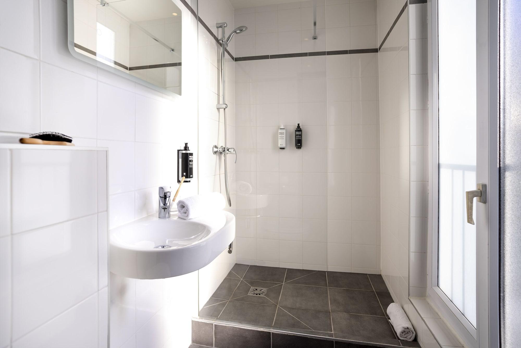 Equipamiento de Habitación ibis styles Paris Montmartre Batignolles