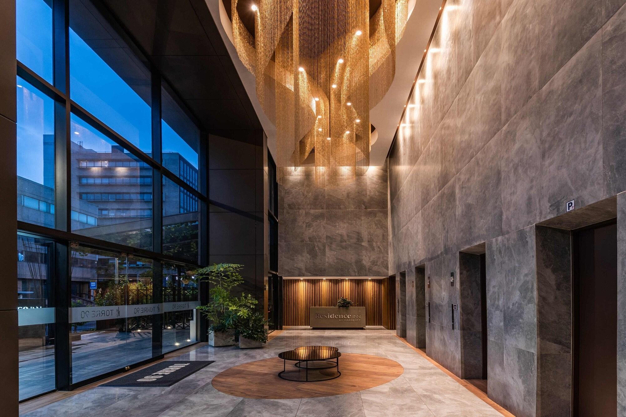 Vista Exterior Residence Inn by Marriott Bogota