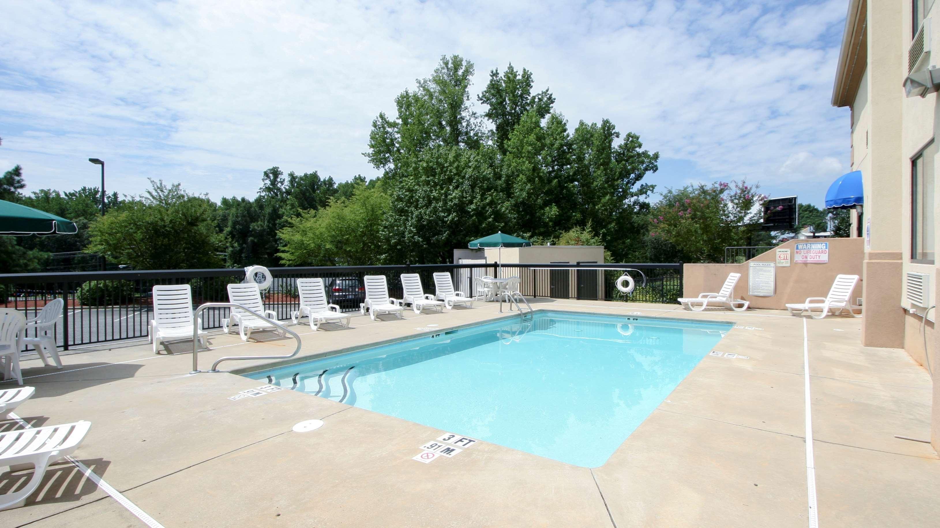 Vista Piscina Country Inn & Suites by Radisson, Shelby, NC