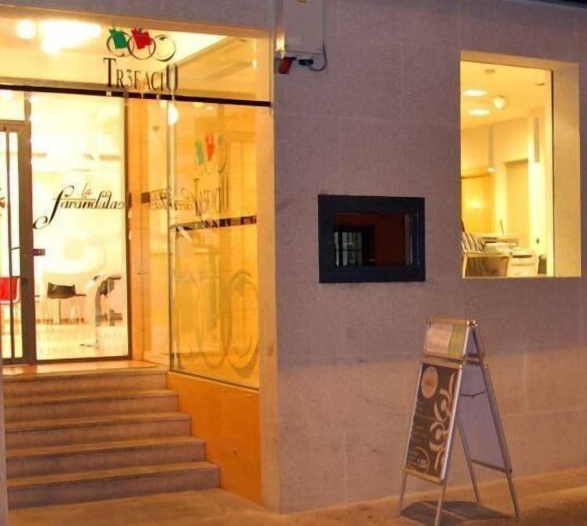 Vista Exterior Hotel Trefacio