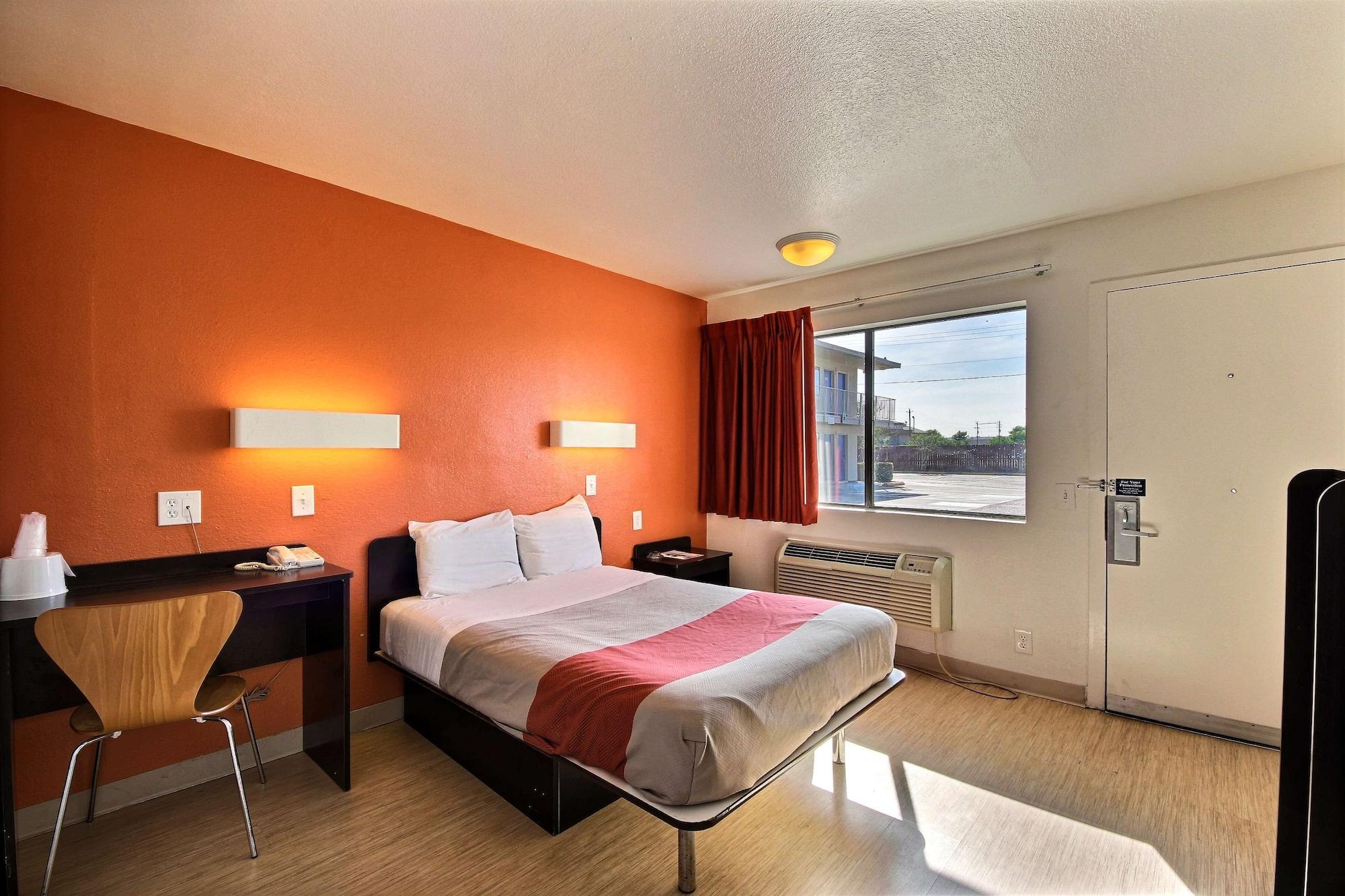 Habitación Motel 6 Laredo, TX - South