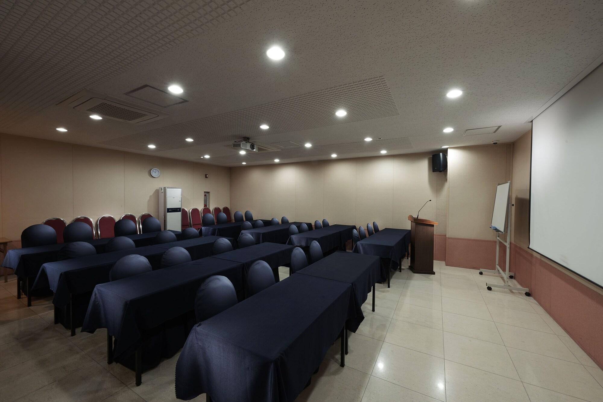 Sala de Reuniones Hotel Biz Inn