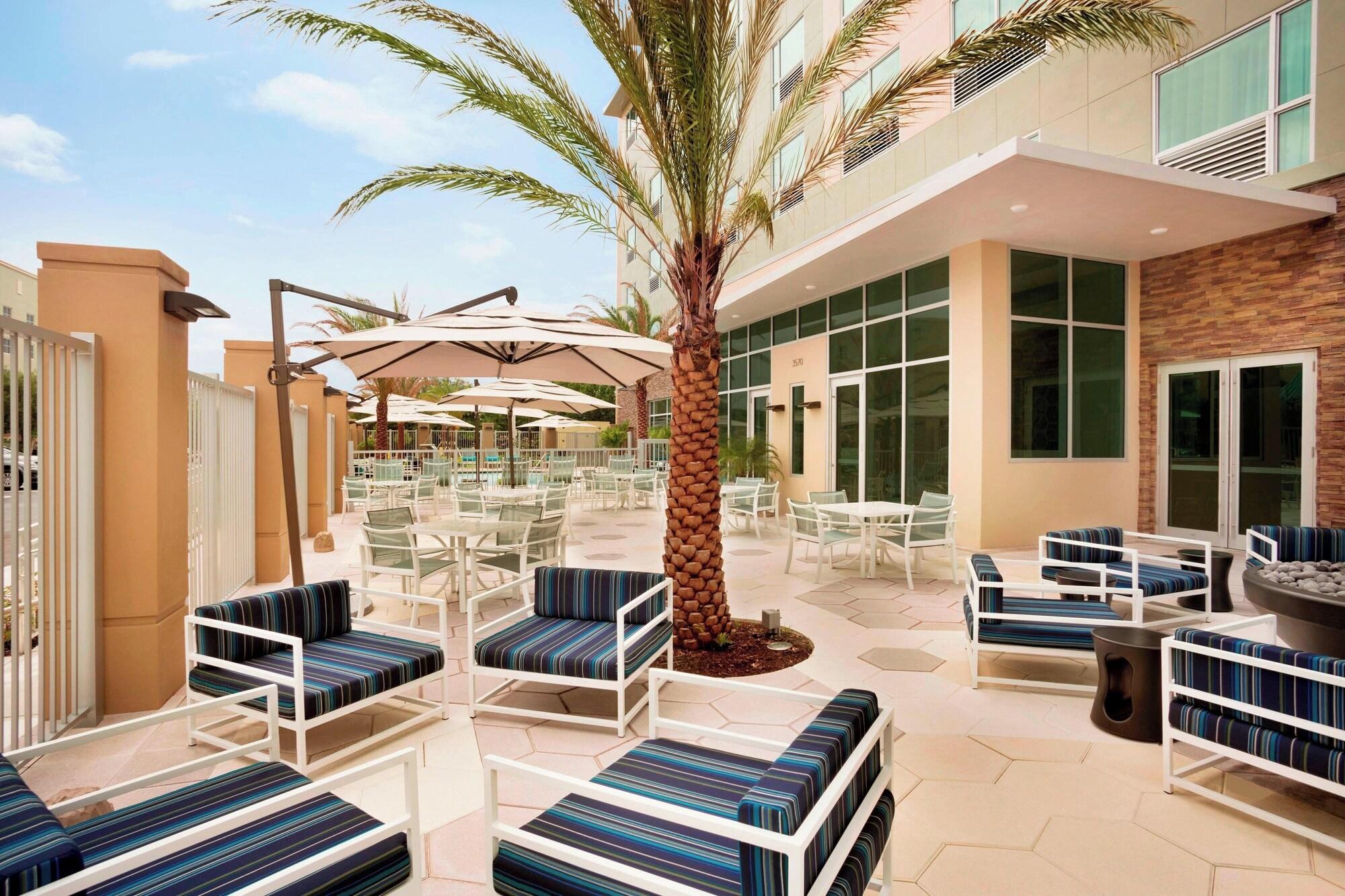 Restaurant Four Points by Sheraton Miami Airport