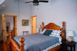 Alquiler Vacacional - Secluded Luxury Cabin with Hot Tub, 10 mins from Cobourg Beach