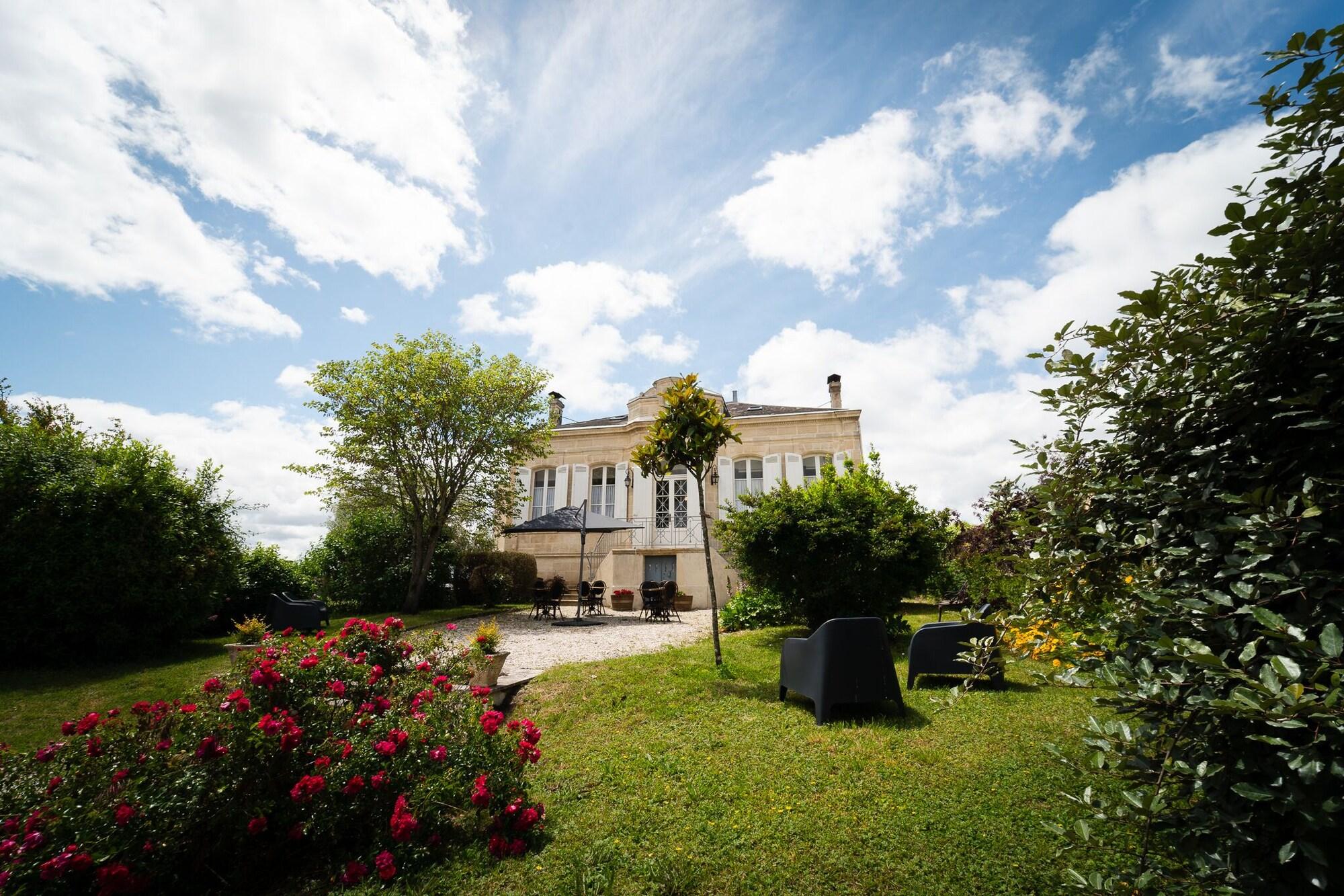 Varios Château Papounan