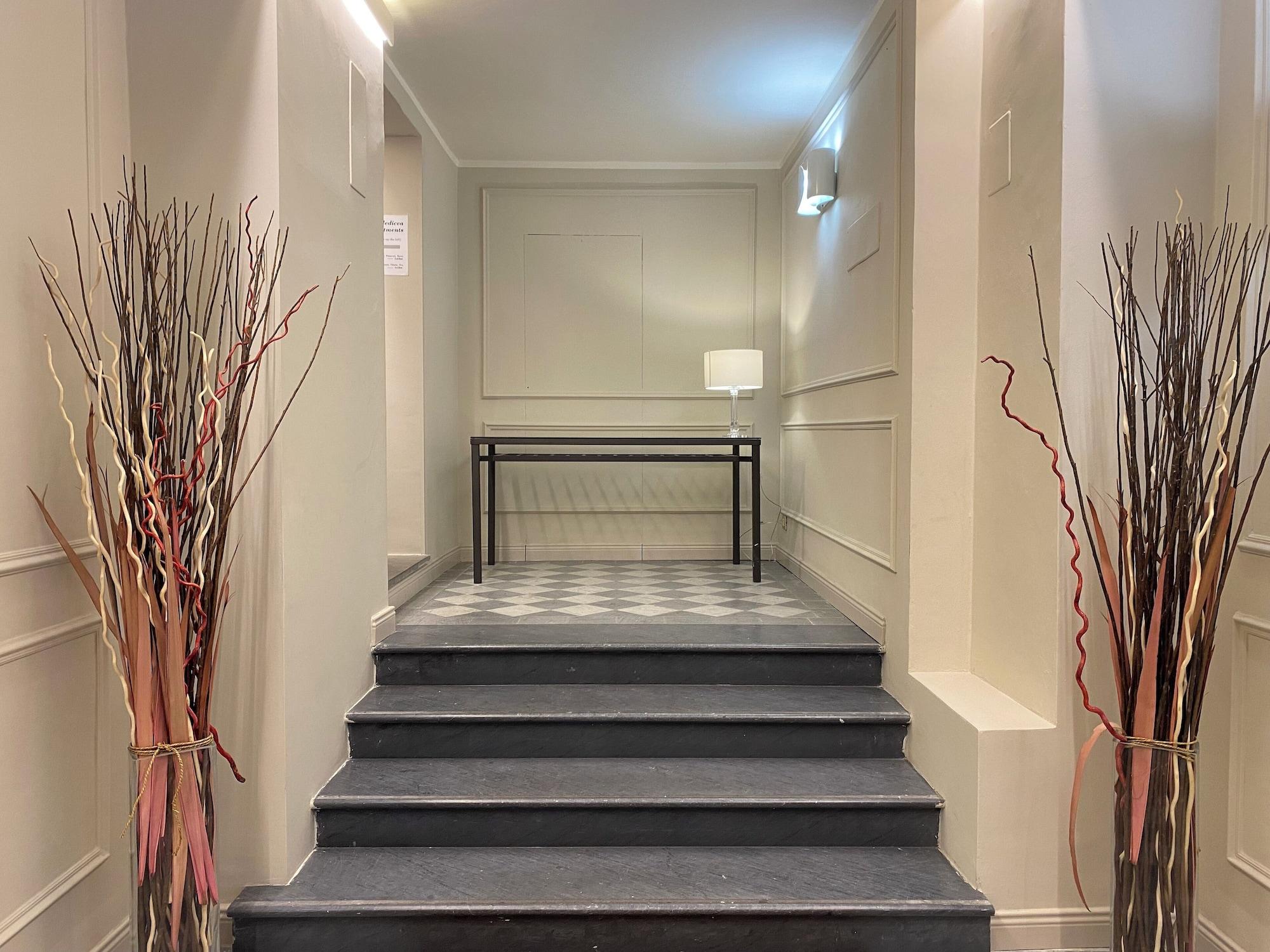 Varios Chic Stay Boutique Apartments