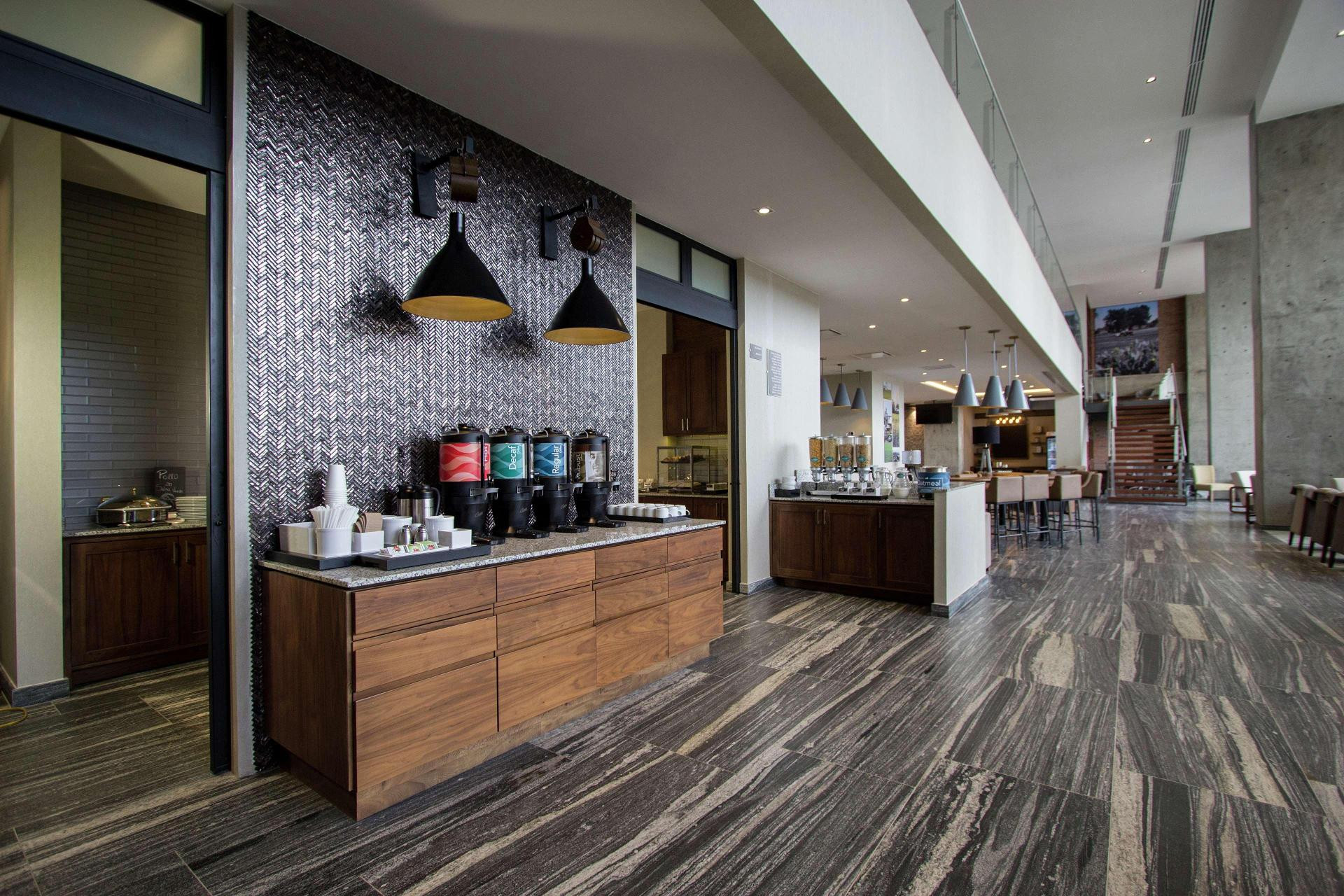 Restaurant Fiesta Inn Suites Aeropuerto del Bajío