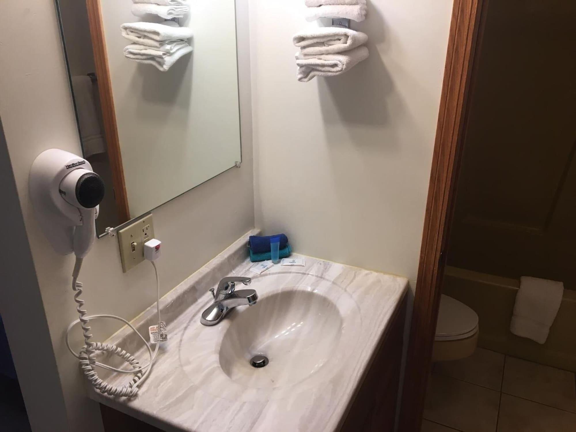 Equipamiento de Habitación Coho Motel and Suites