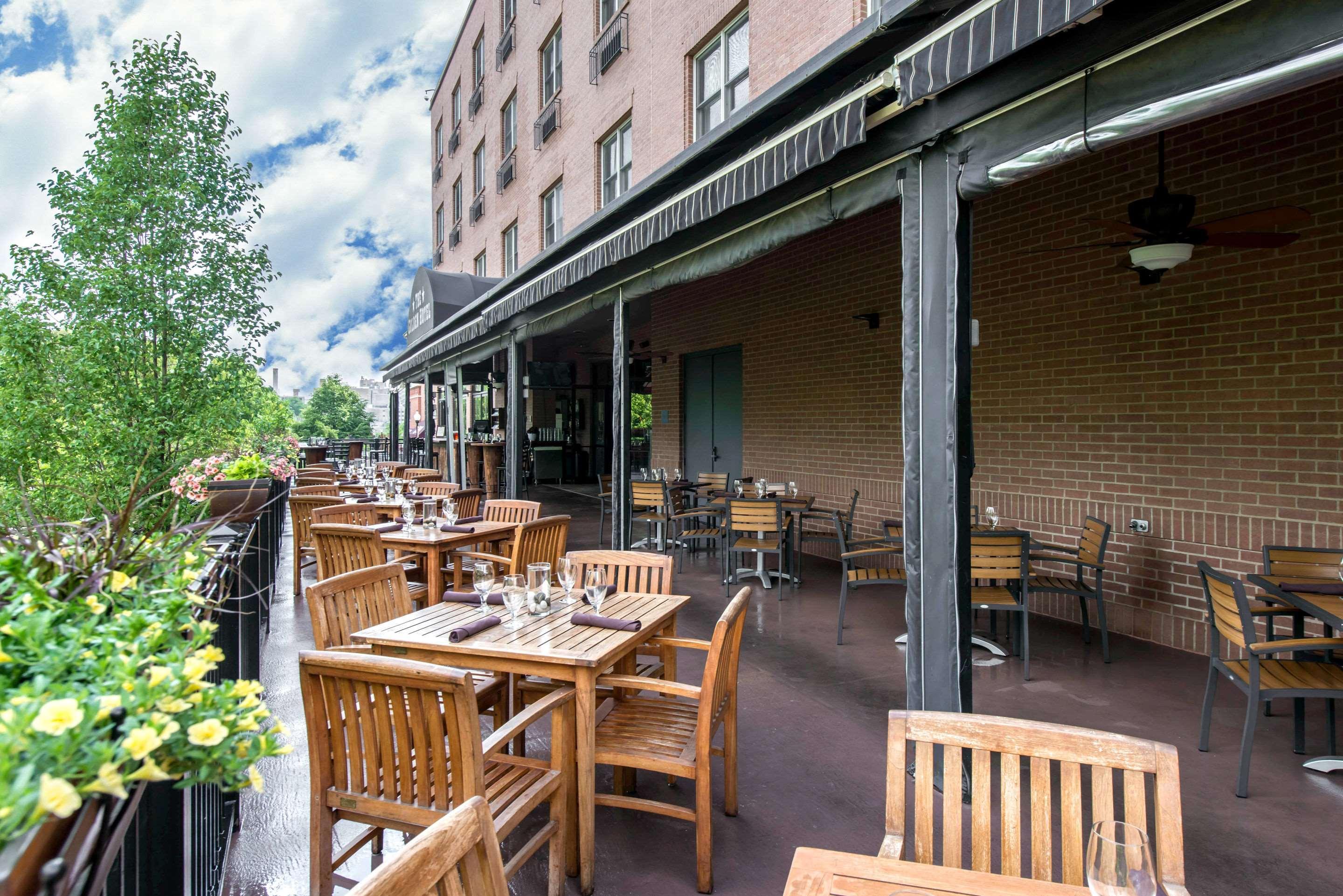 Restaurant The Golden Hotel, an Ascend Collection Hotel