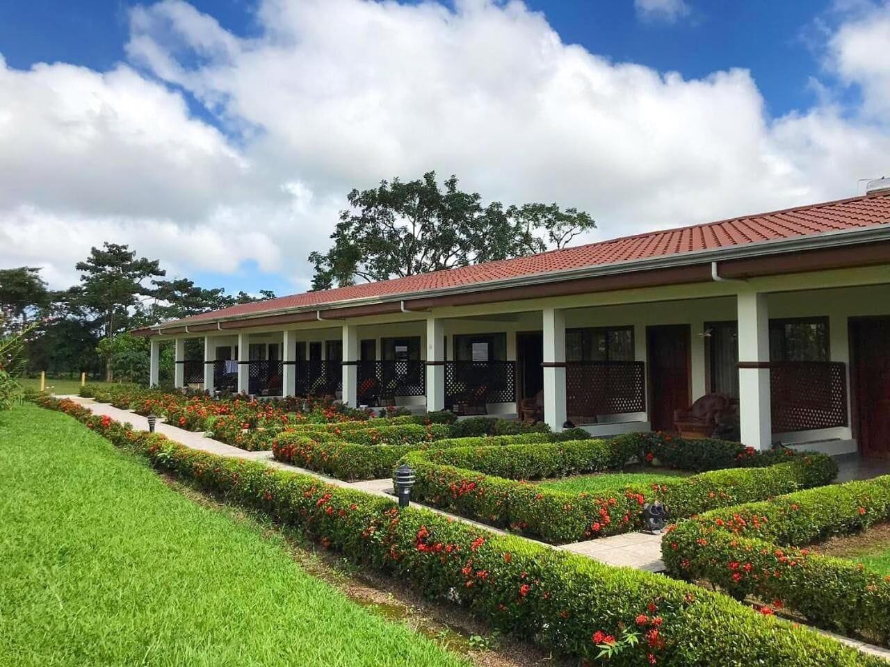 Vista Exterior Hotel La Pradera del Arenal