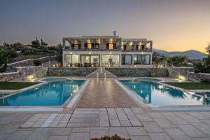 Alquiler Vacacional - Family Friendly Villa with Heated Pool, Tennis, Jacuzzi, 4km to Sea & Amenities