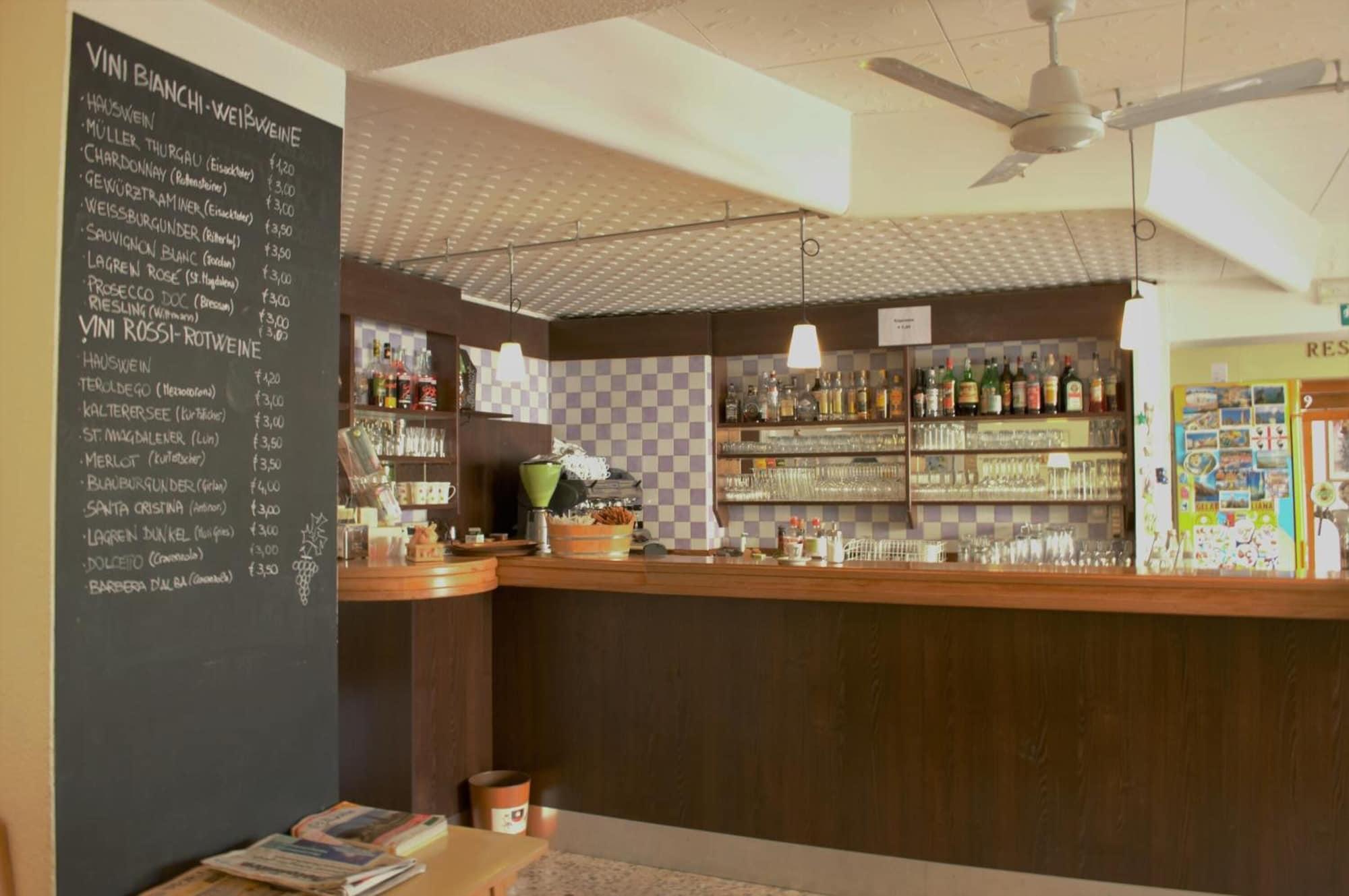 Bar/Salón Gasthof Albergo Kreuzwirt