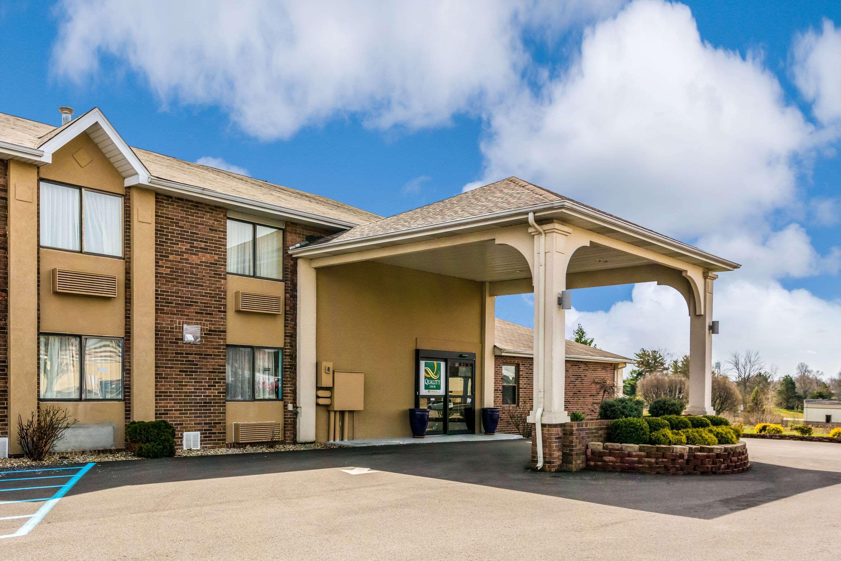 Vista Exterior Quality Inn I-74 Batesville