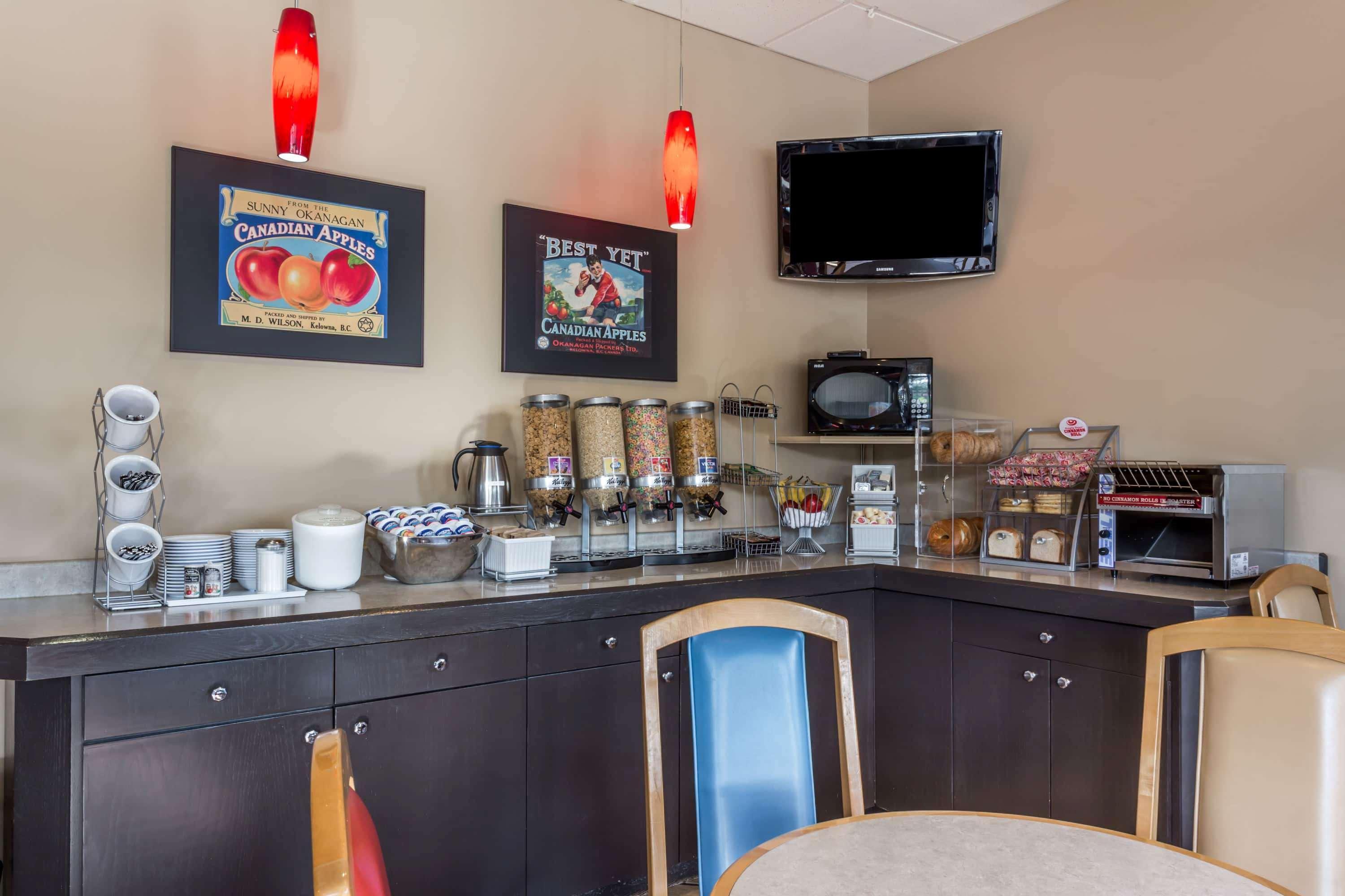 Restaurant The Super 8 Kelowna