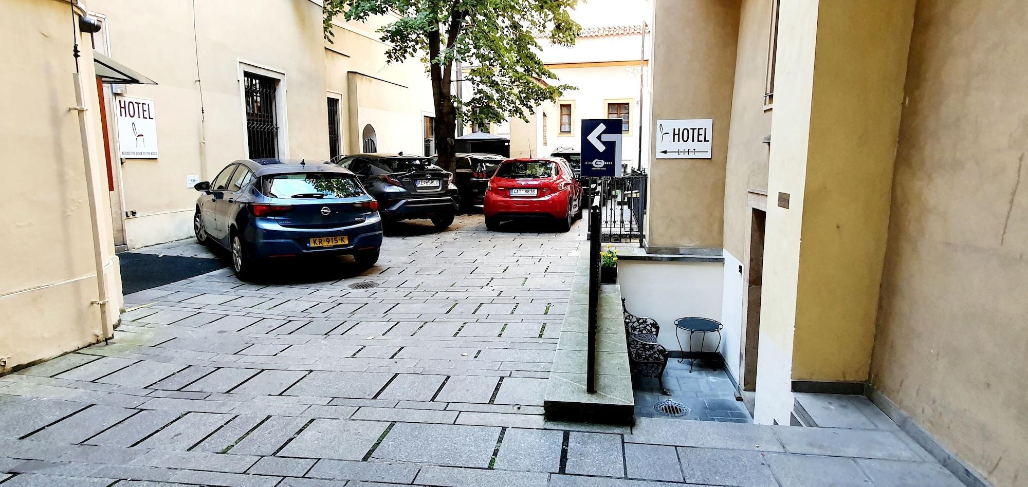 Vista Exterior Hotel Metamorphis