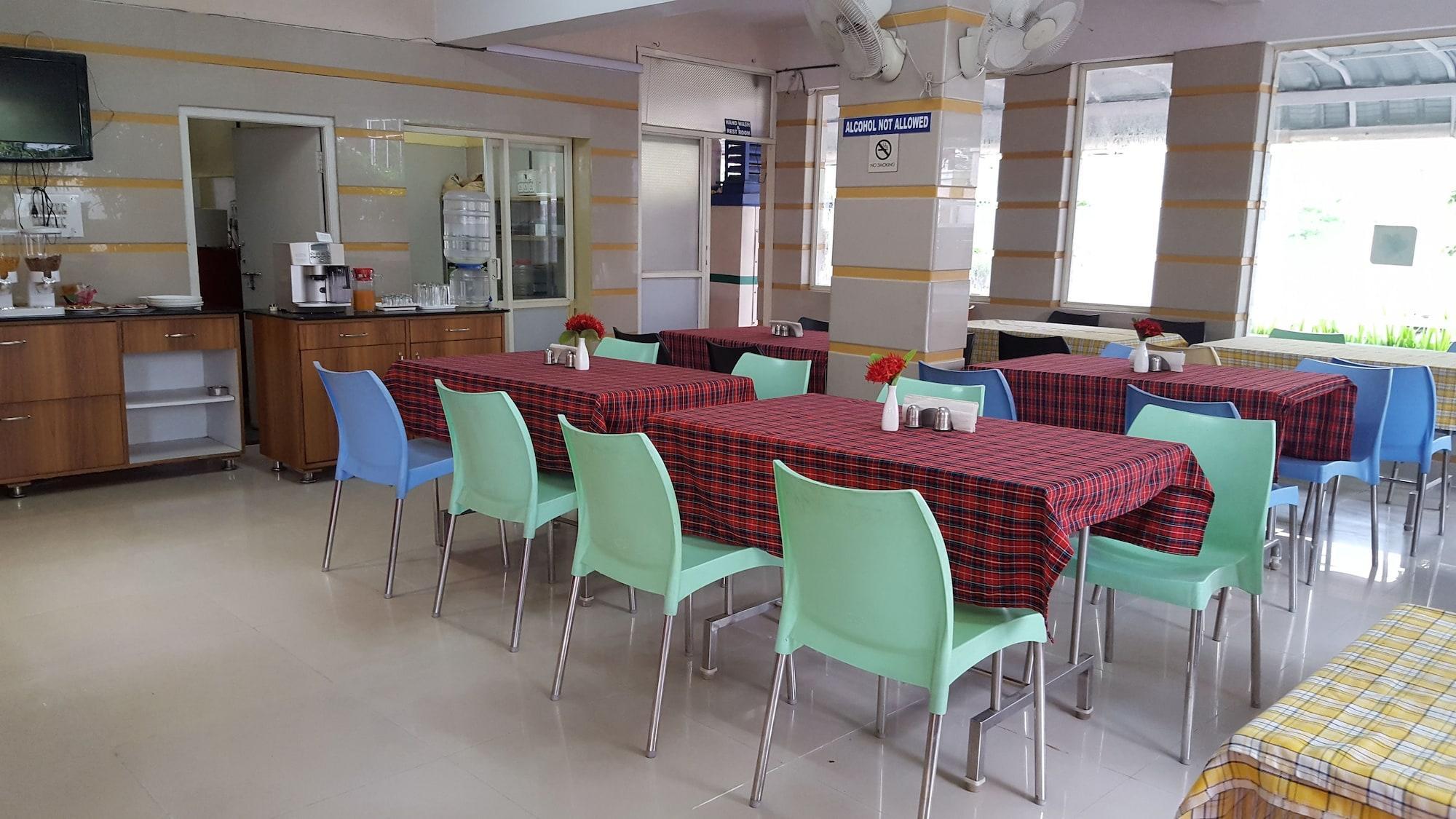 Restaurant Maple Suites