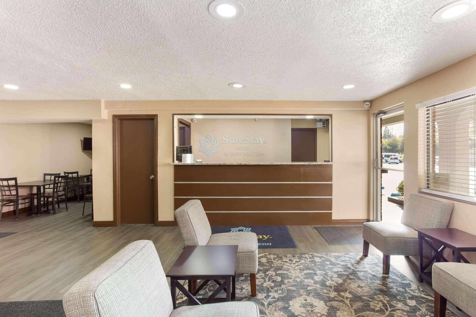 Vista Lobby SureStay Hotel by Best Western Summersville