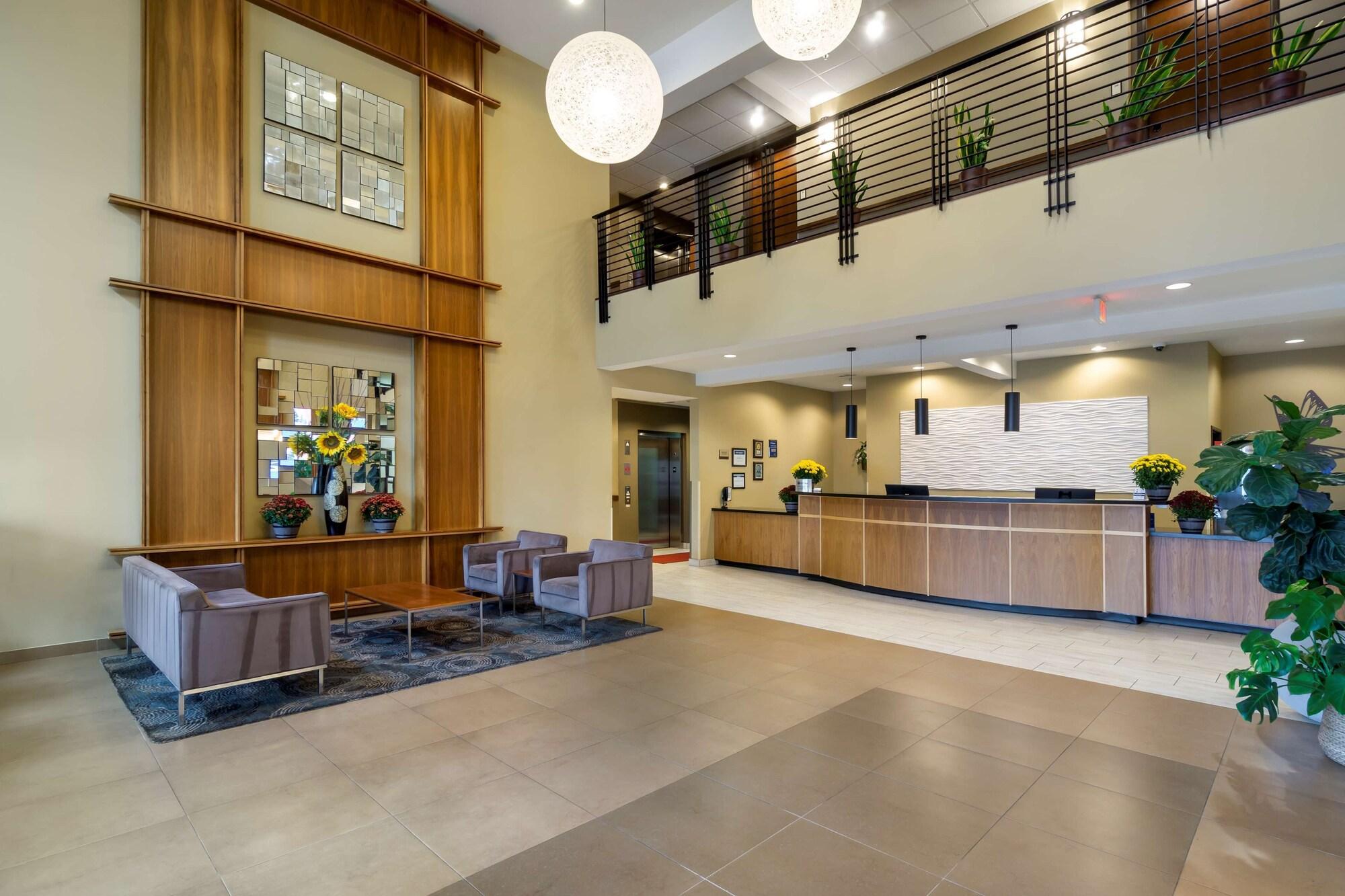 Vista Lobby Best Western Plus Lacey Inn & Suites