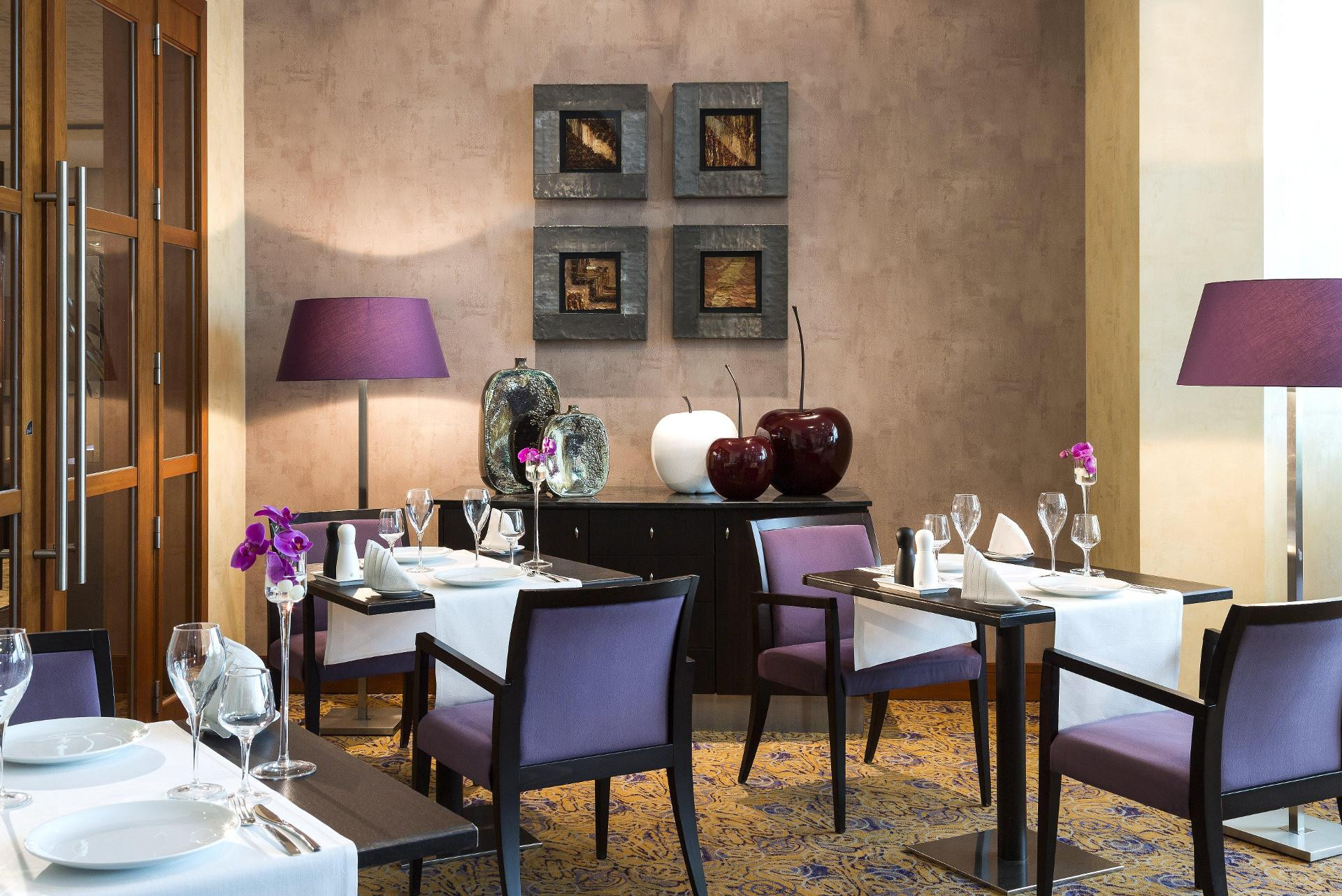Restaurant Crowne Plaza Brussels Airport by IHG