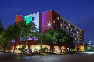 Alojamiento - DoubleTree by Hilton San Antonio Downtown