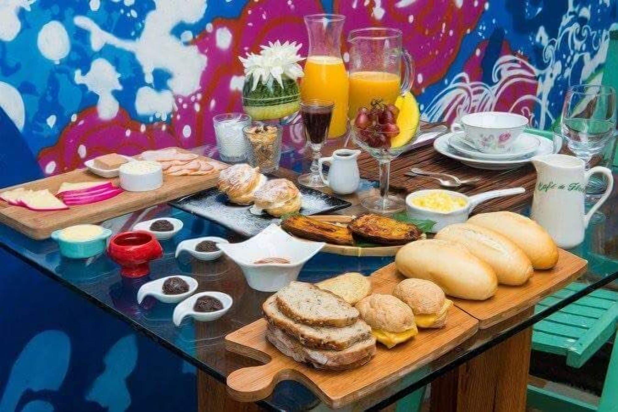 Set de Habitación Modernistas Hospedagem e Arte