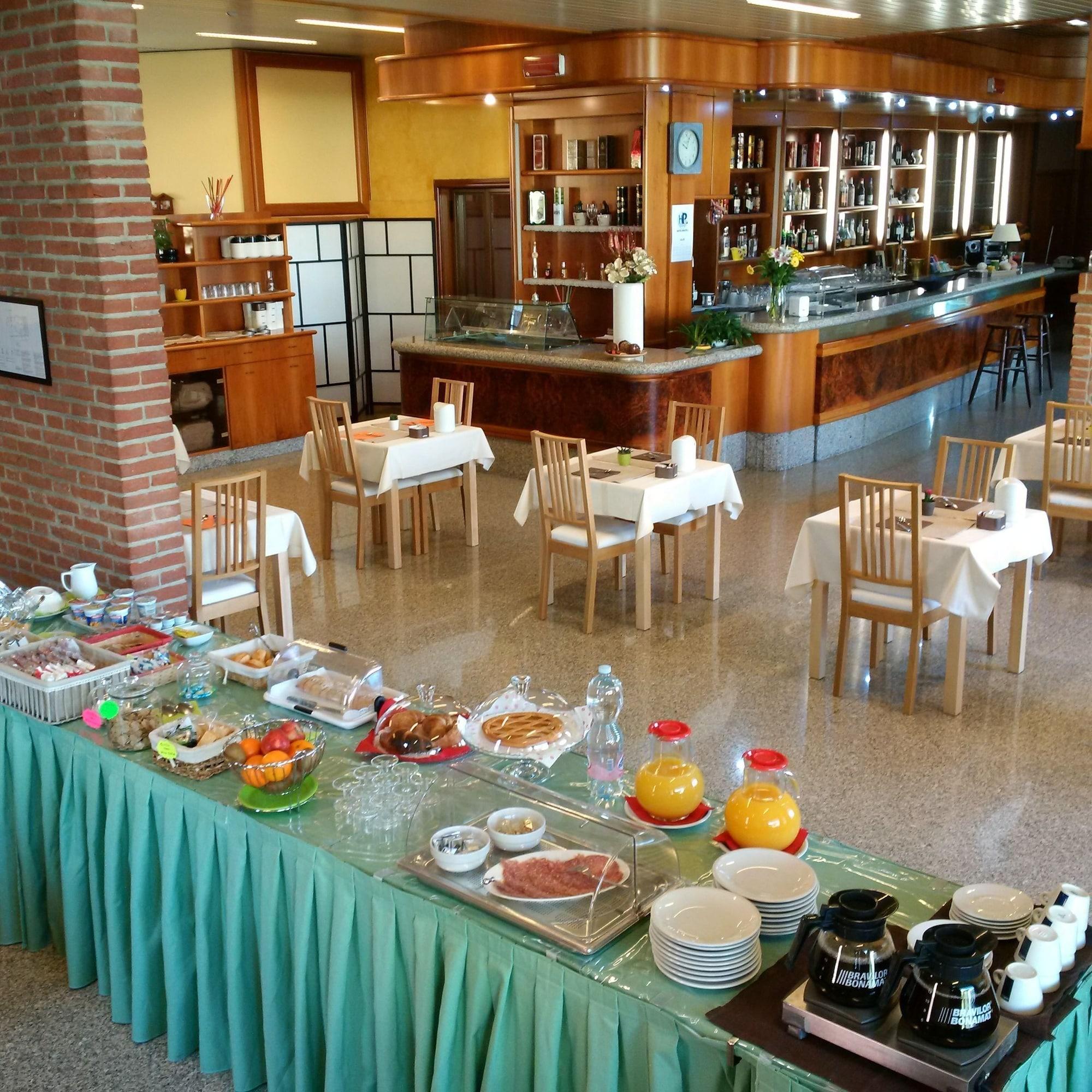 Restaurant Hotel Route 9