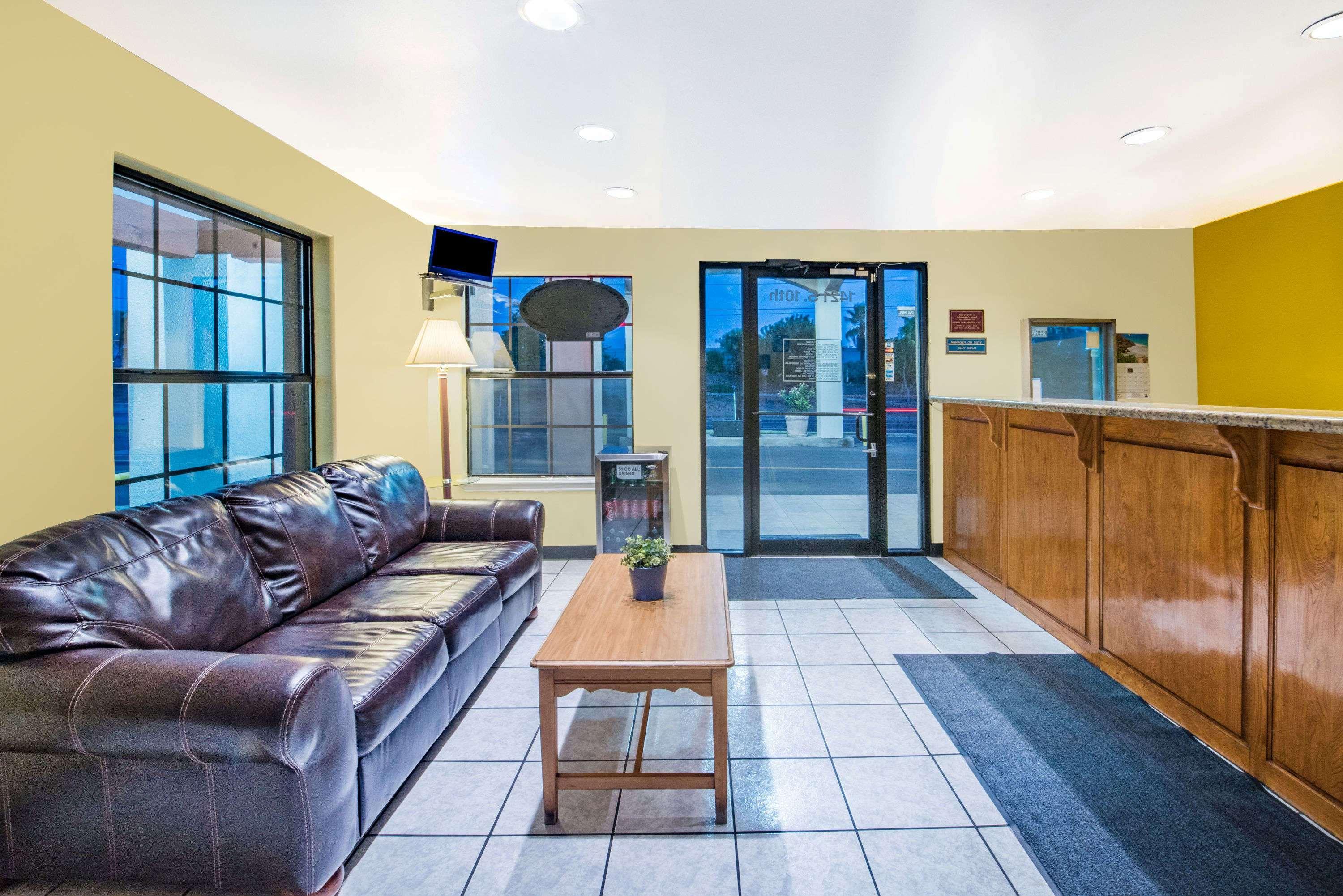 Vista Lobby Days Inn by Wyndham McAllen