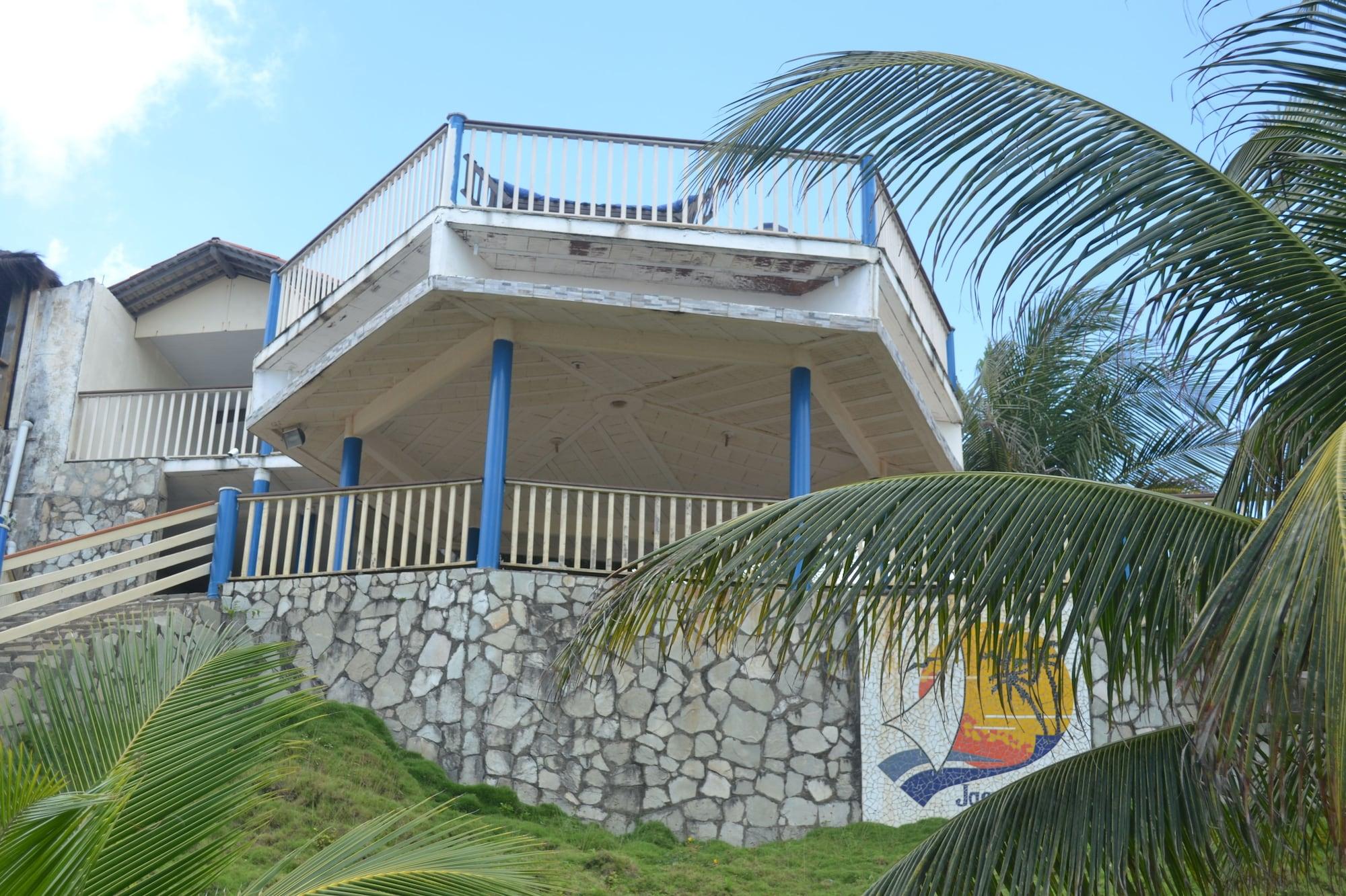 Vista Exterior Jacuma's Lodge Hotel