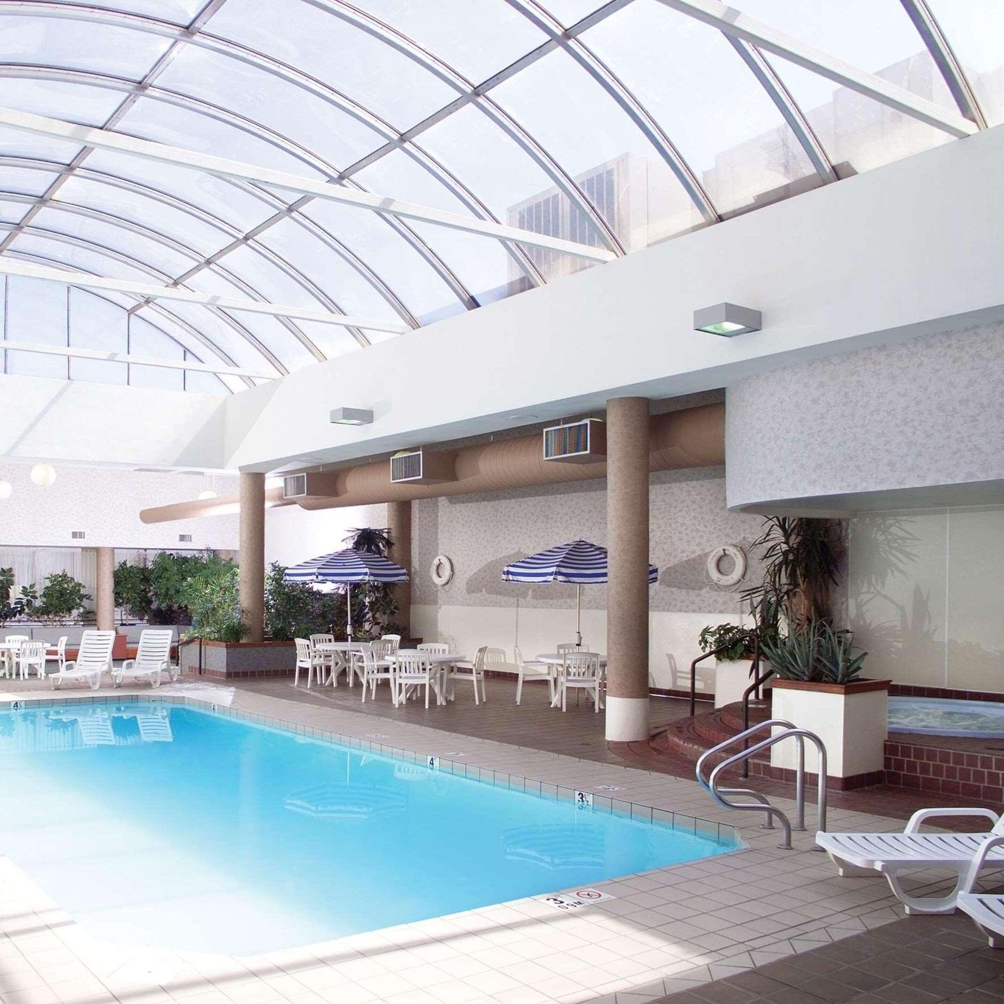 Vista Piscina Radisson Hotel Bismarck