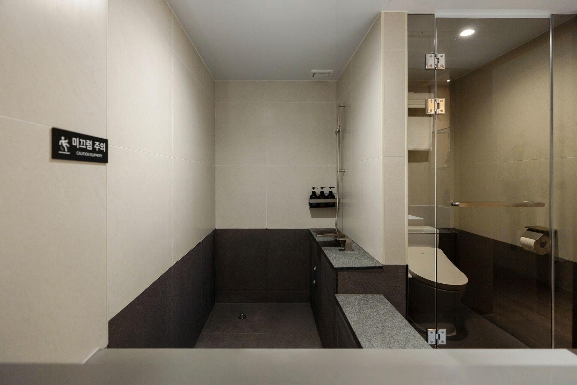 Equipamiento de Habitación Sowon Ryokan and Hotel by Aank Sangbong