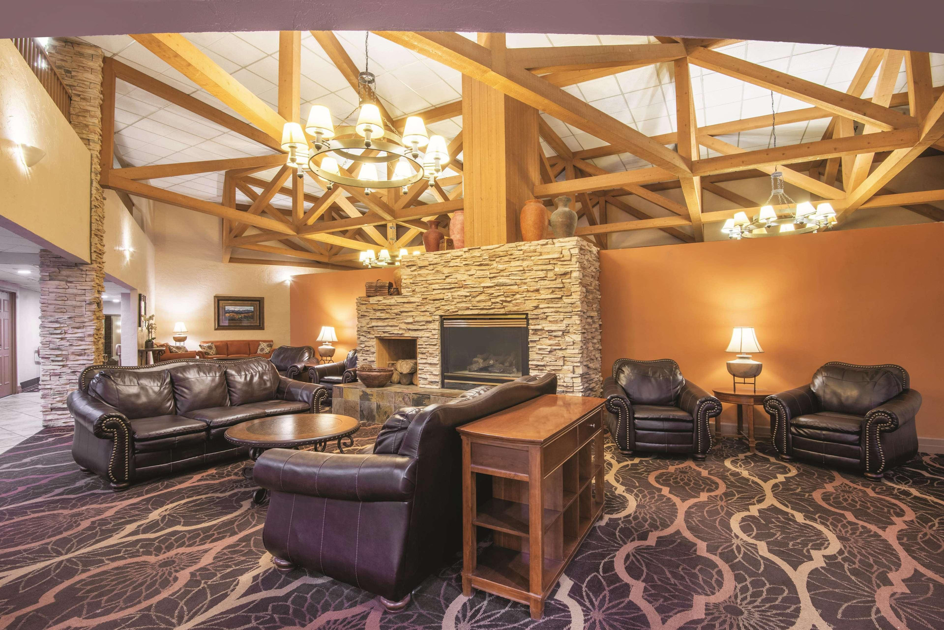 Vista Lobby La Quinta Inn & Suites by Wyndham Silverthorne - Summit Co
