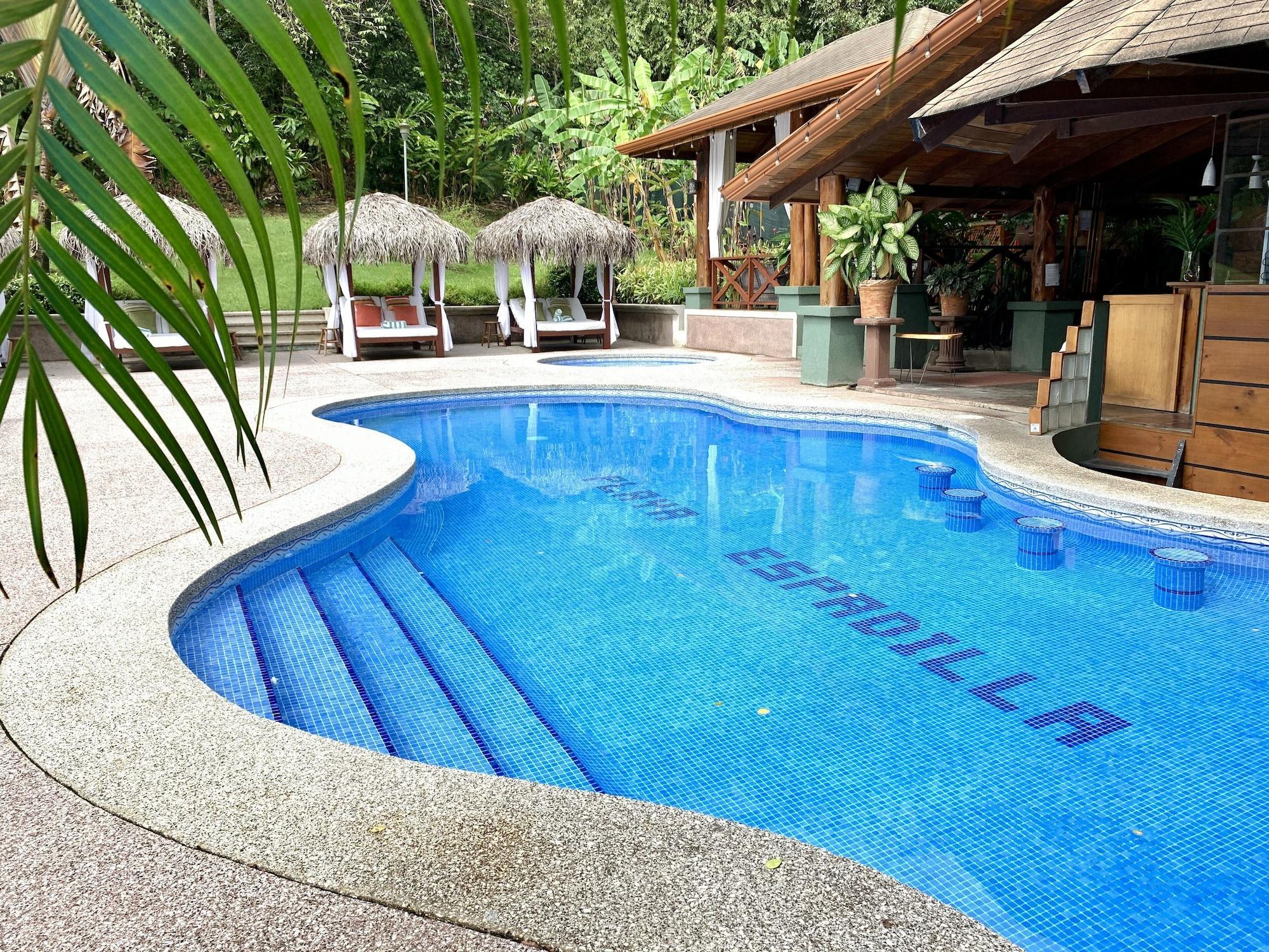 Vista Exterior Hotel Playa Espadilla y Gardens