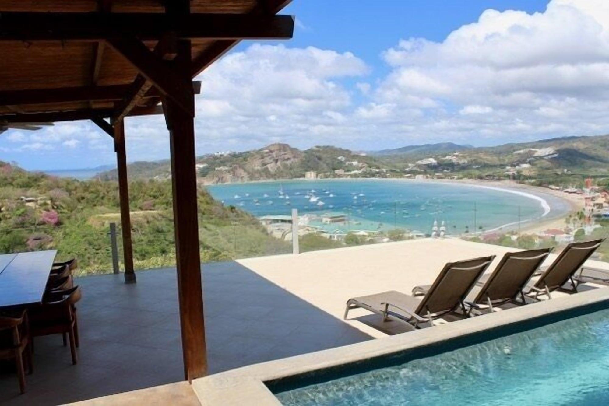 Varios On The Hill Bed & Breakfast - Adults Only