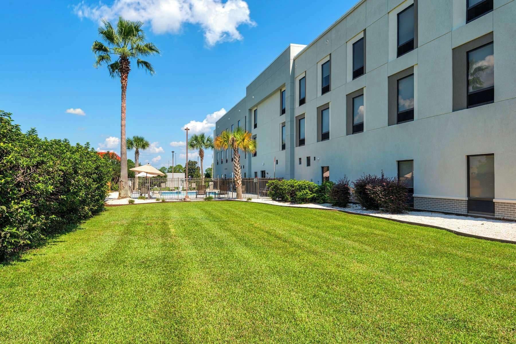 Vista Exterior Hampton Inn & Suites Pensacola I-10 N at Univ. Town Plaza