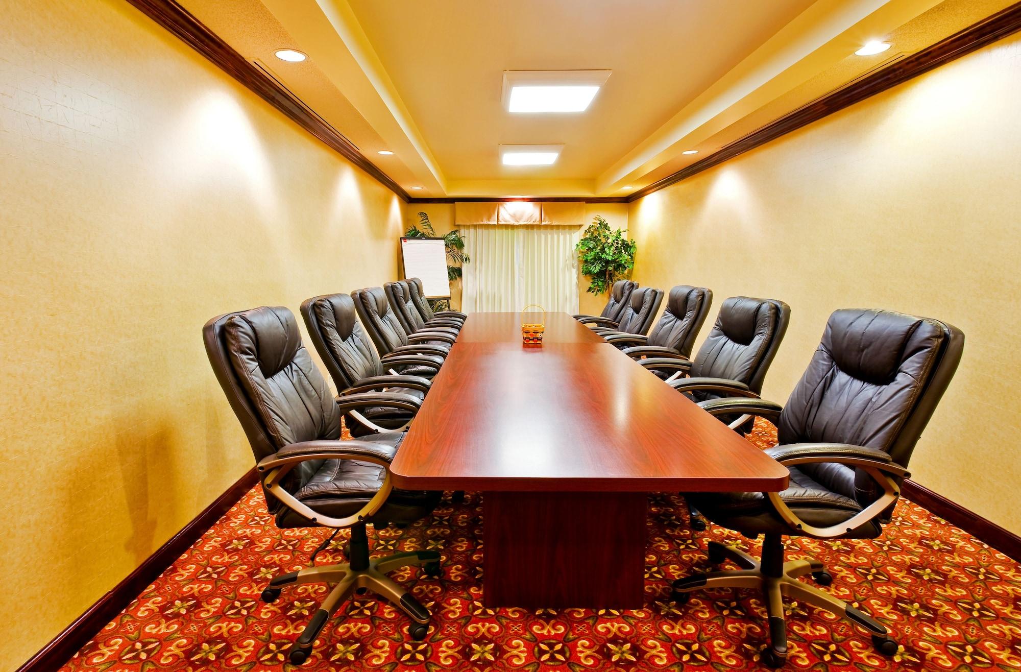 Sala de Reuniones Holiday Inn Express & Suites Dickson by IHG