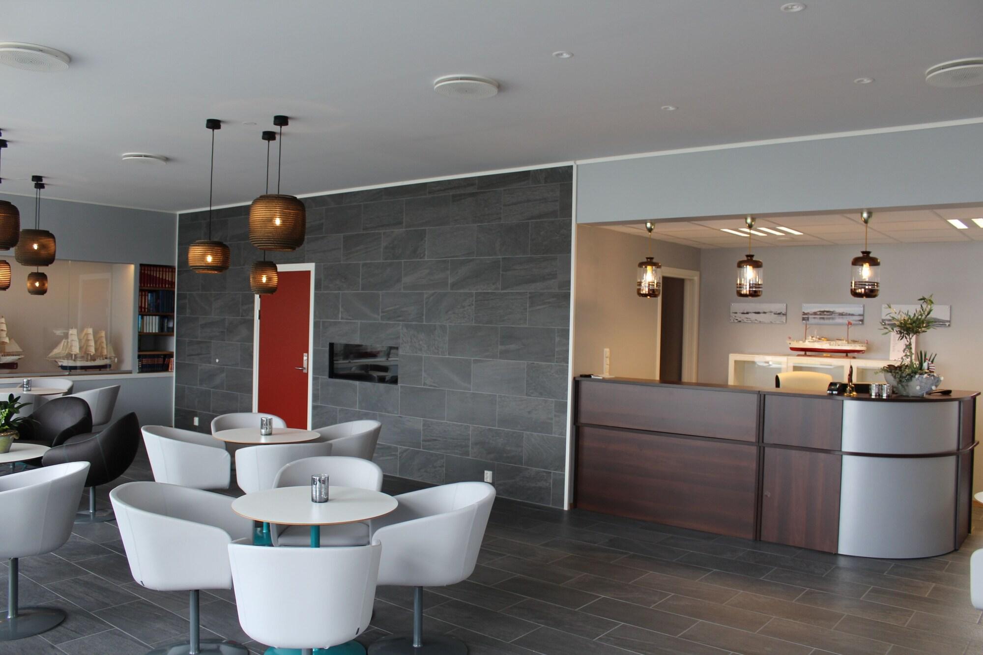 Vista Lobby Sula Rorbuer og Havhotell